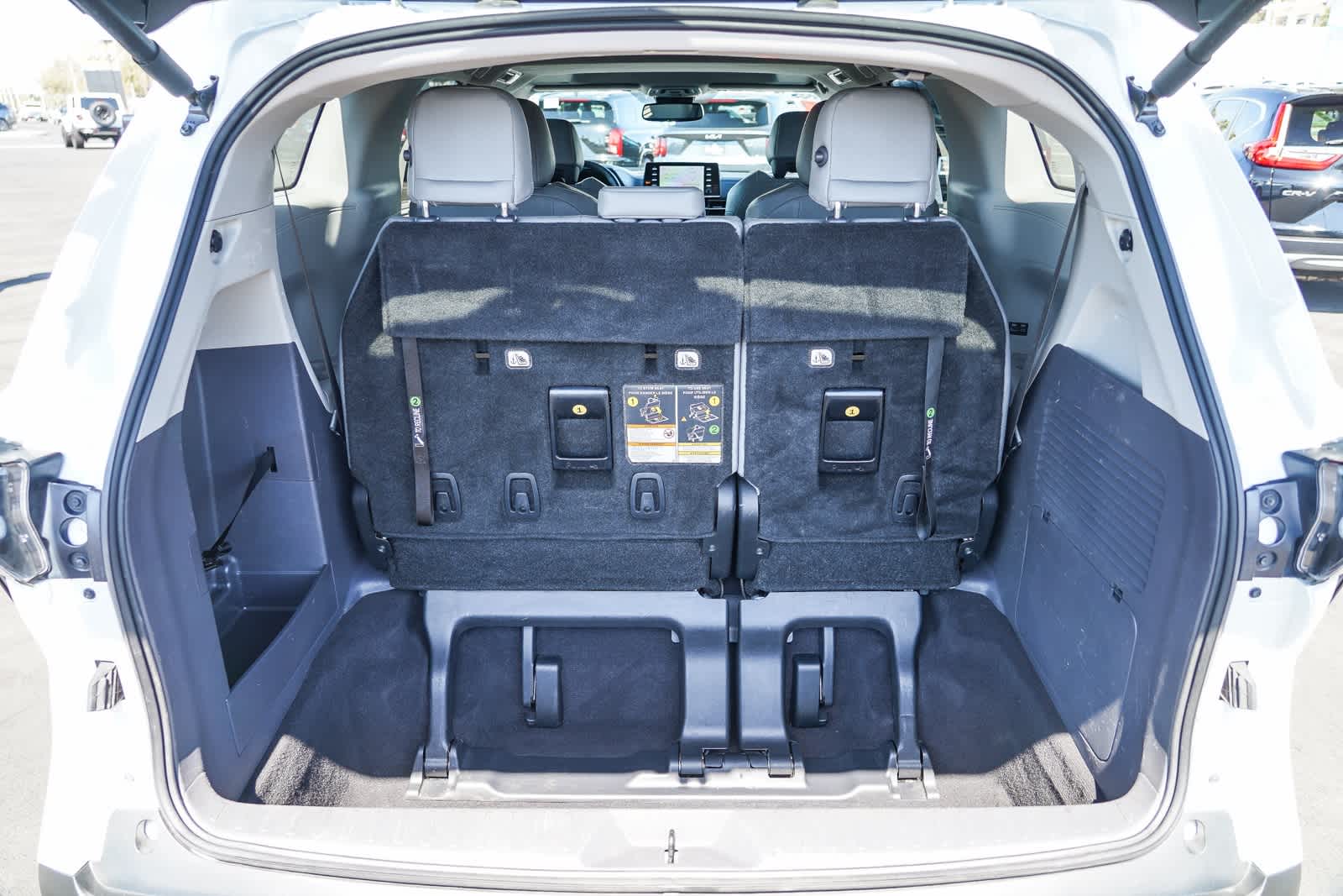 Thumbnail: 2022 Toyota Sienna - 27