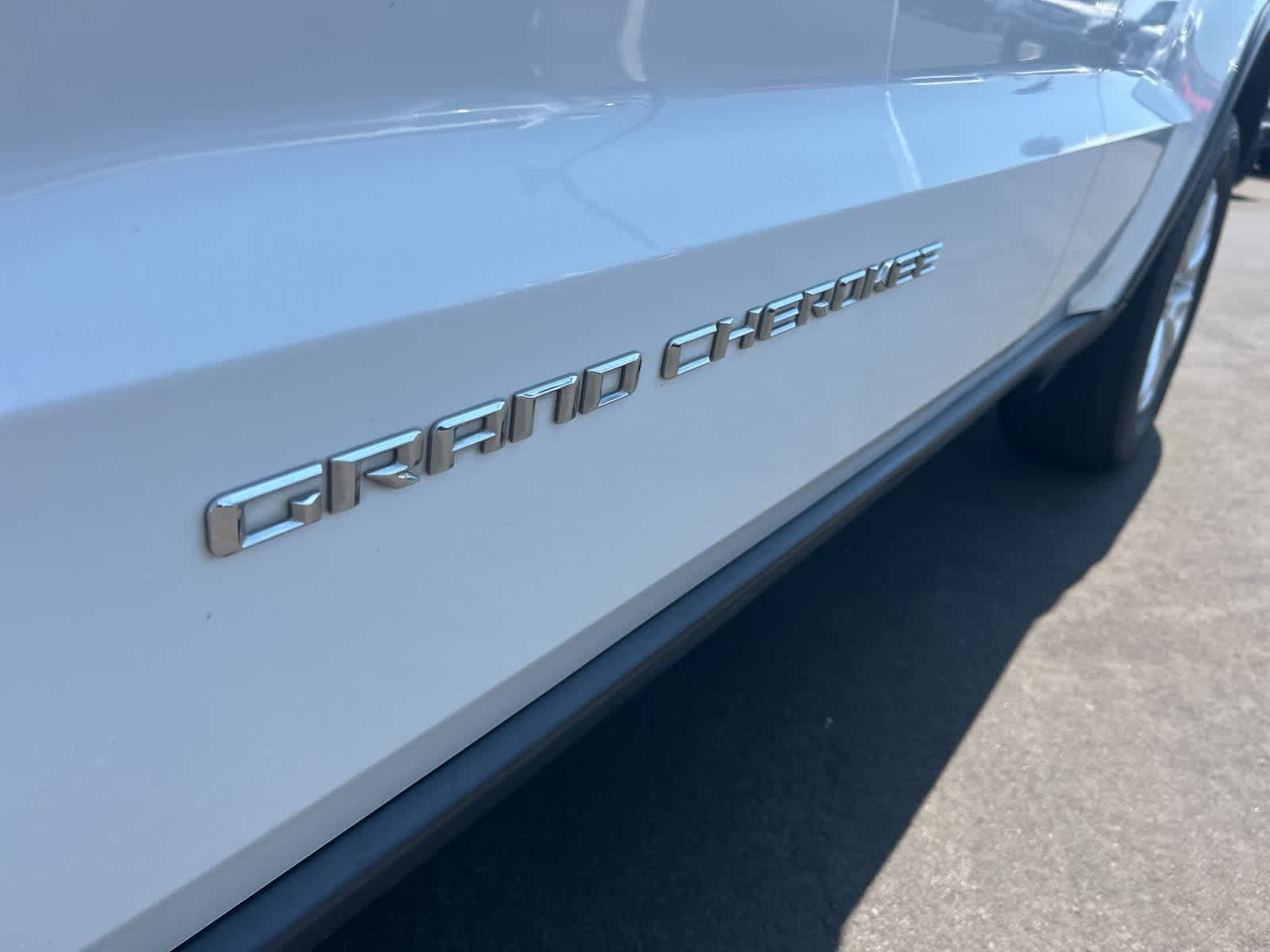 Thumbnail: 2016 Jeep Grand Cherokee - 11