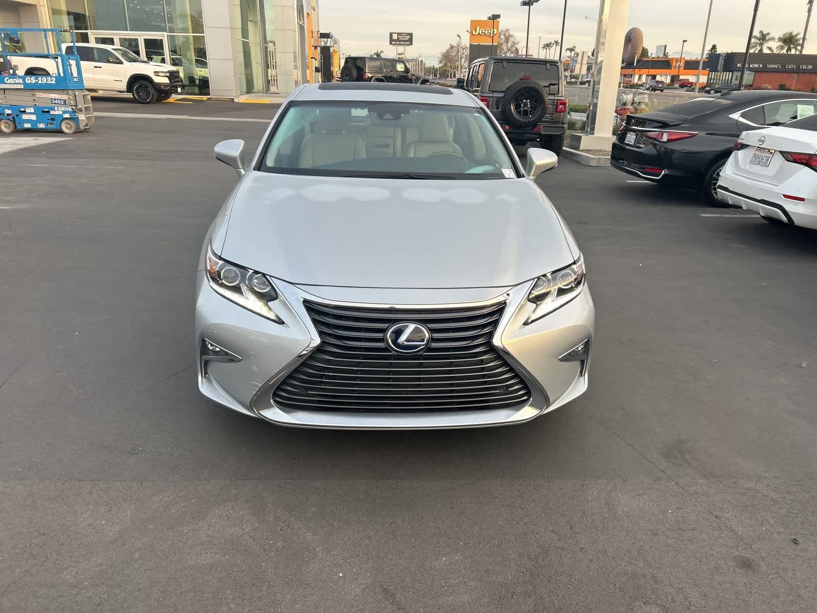 Thumbnail: 2016 Lexus ES - 10