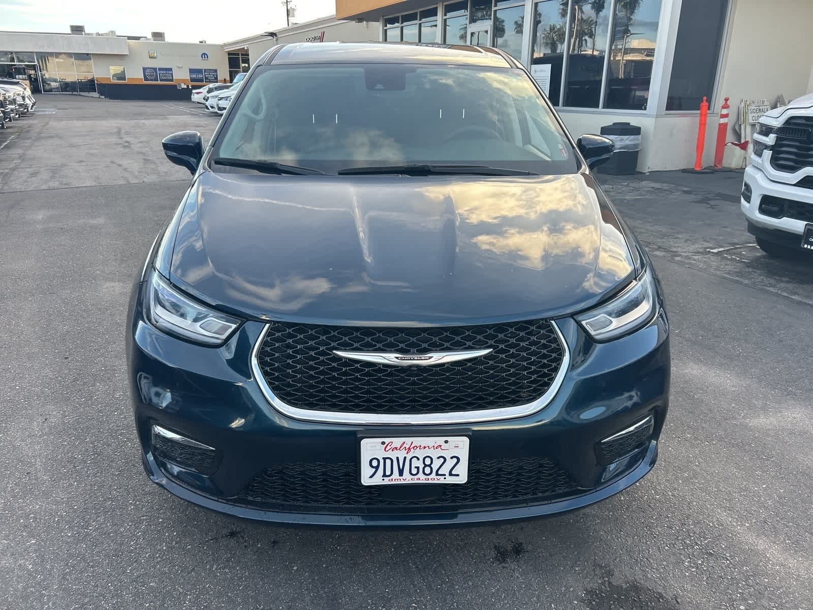 Thumbnail: 2022 Chrysler Pacifica - 8