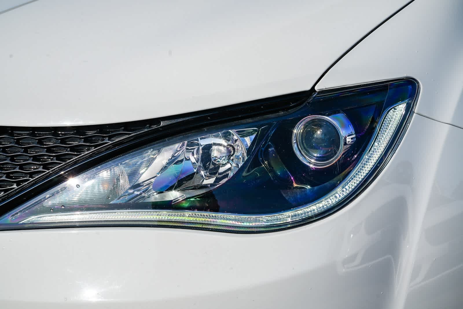 Thumbnail: 2020 Chrysler Pacifica - 7