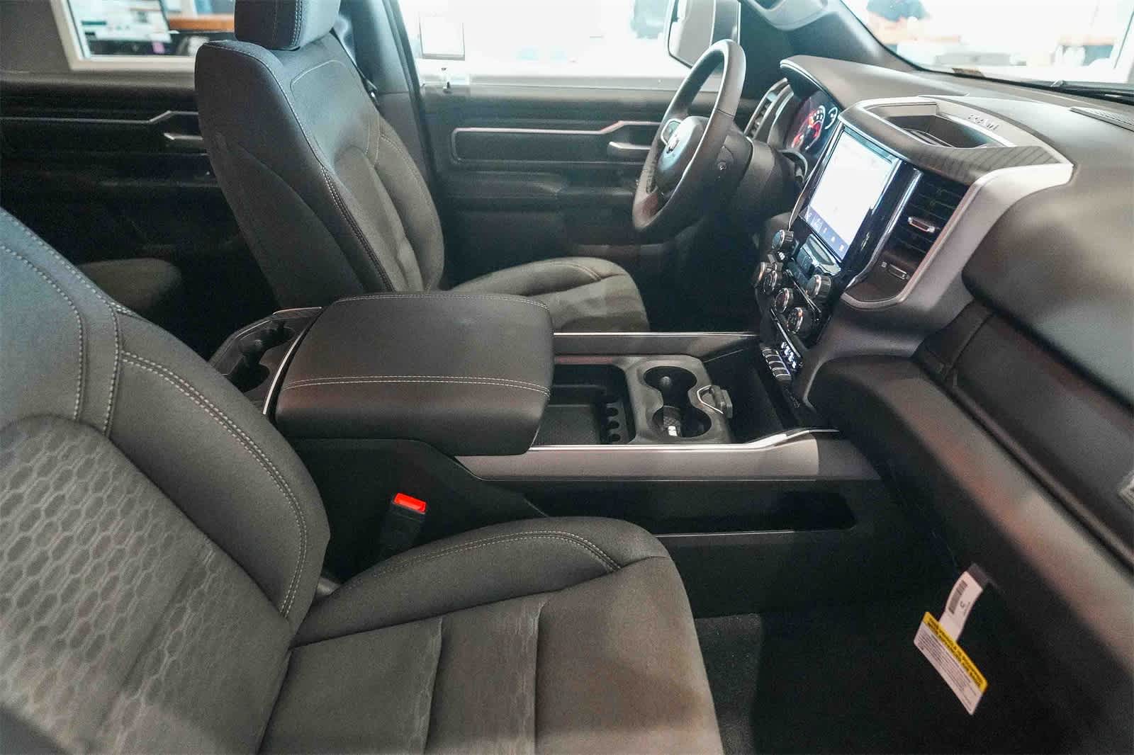 Thumbnail: 2025 RAM 1500 - 17