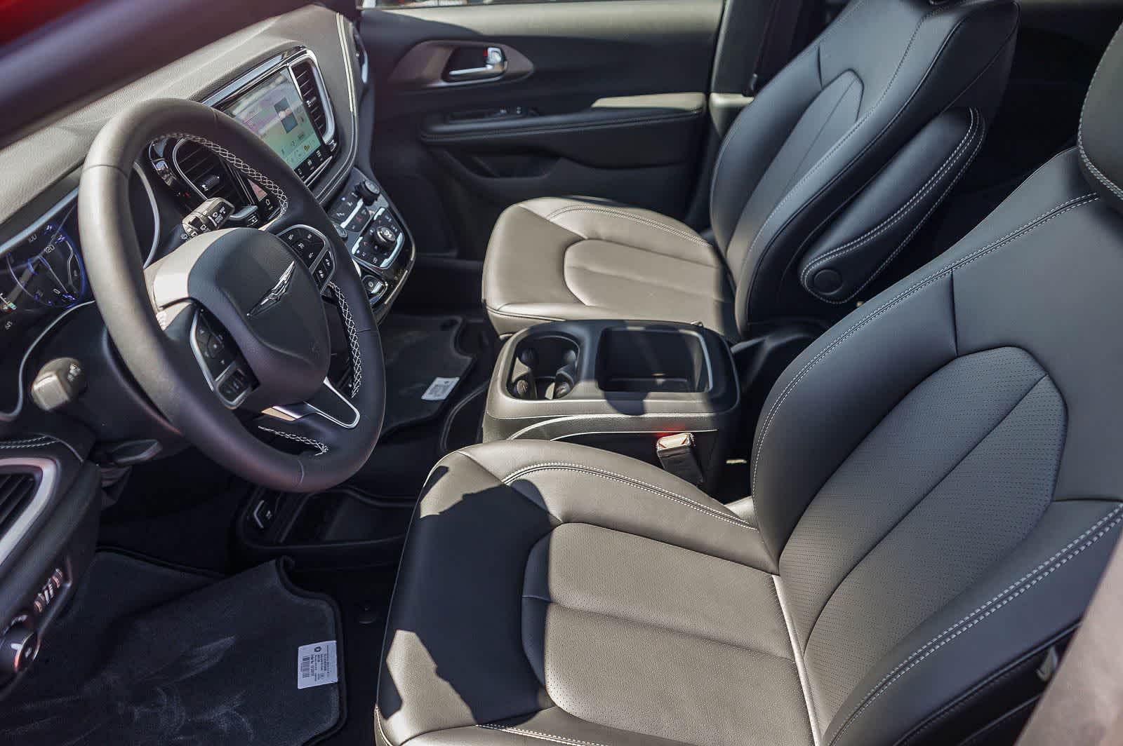 Thumbnail: 2026 Chrysler Pacifica - 20