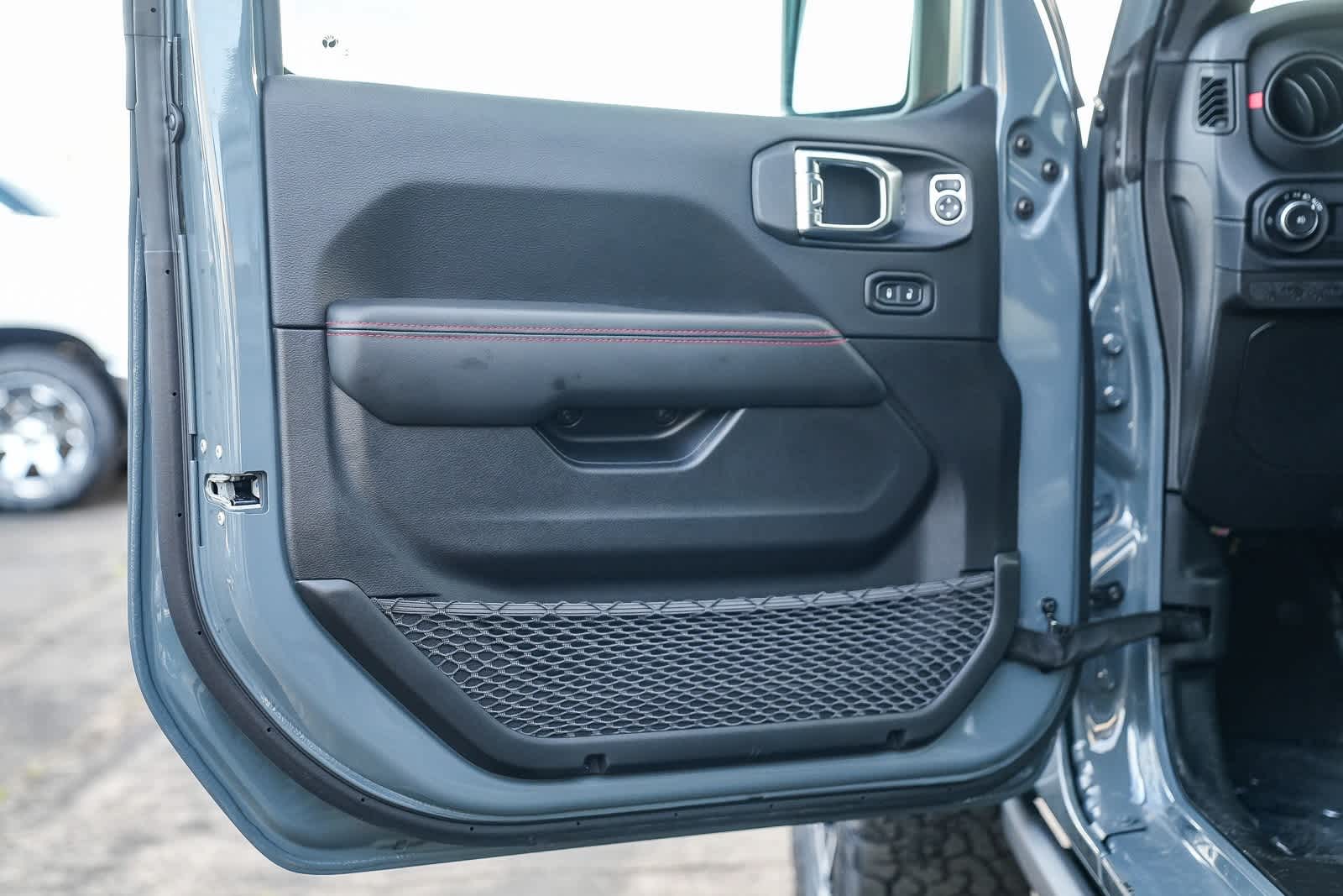 Thumbnail: 2025 Jeep Wrangler - 21