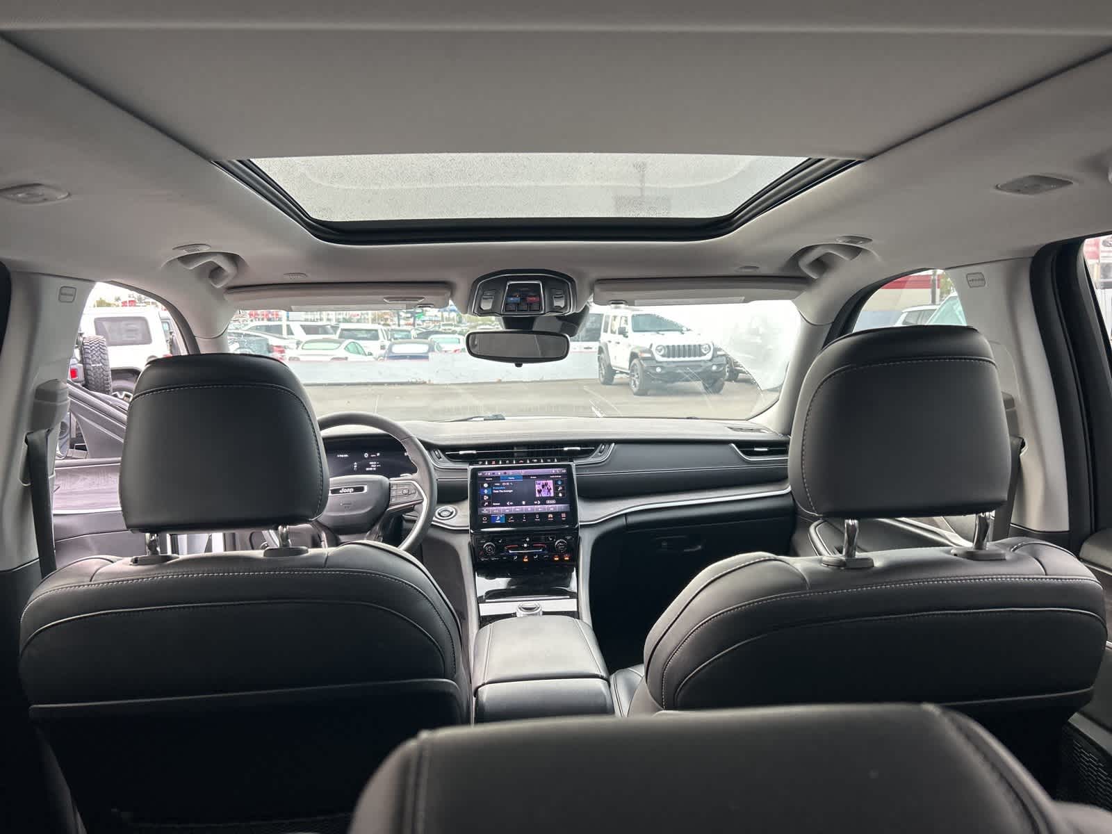 Thumbnail: 2023 Jeep Grand Cherokee - 43