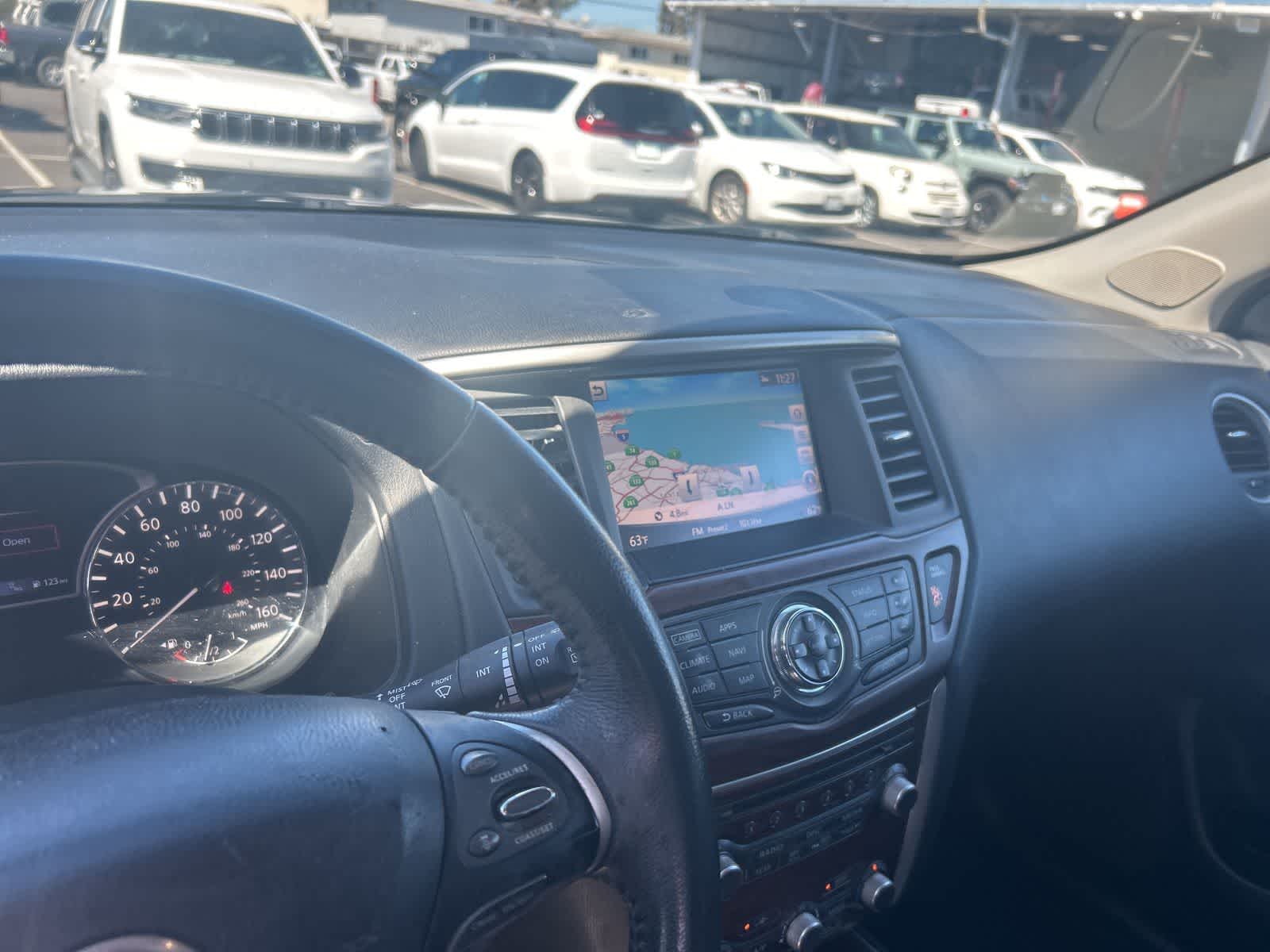 Thumbnail: 2017 Nissan Pathfinder - 11