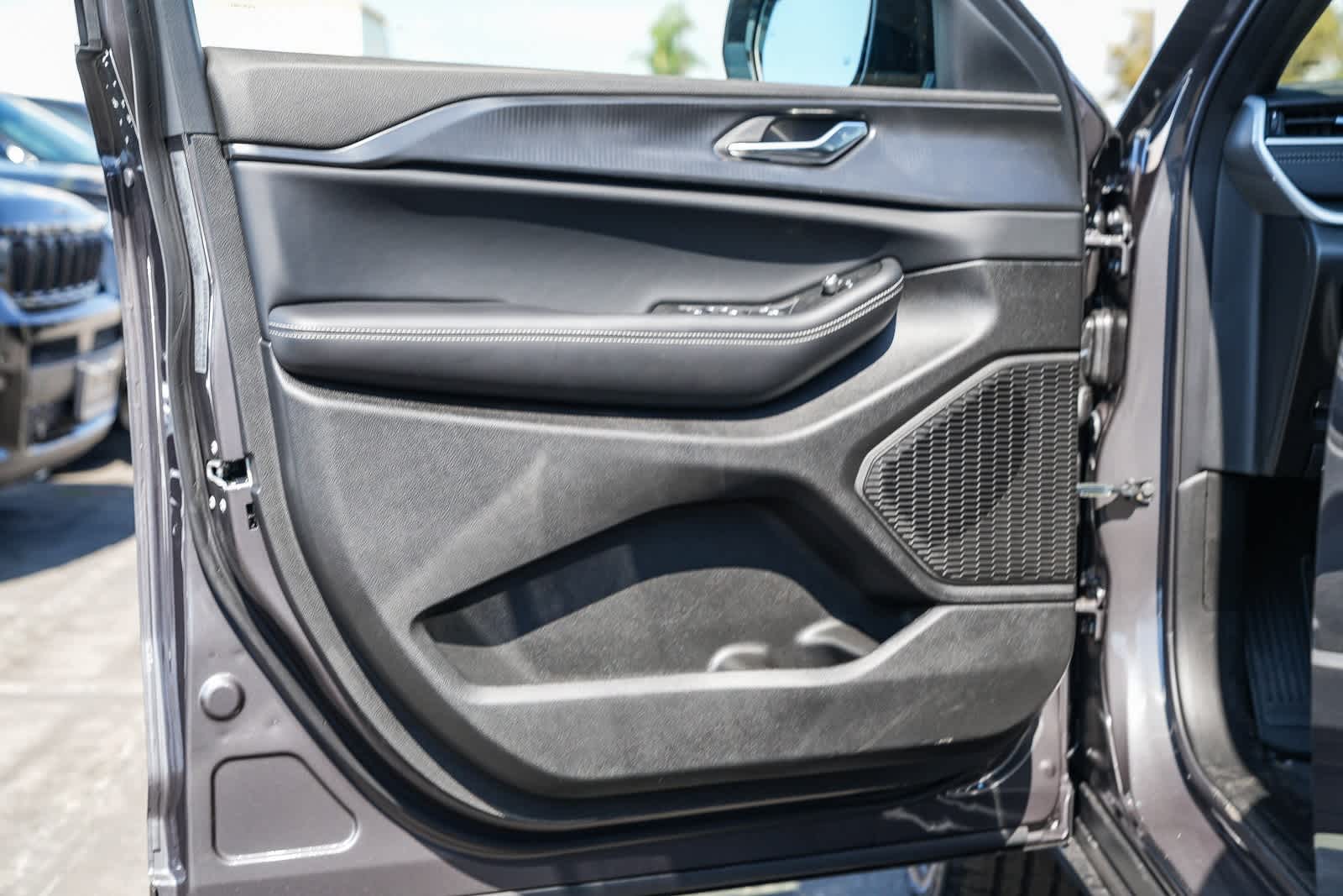 Thumbnail: 2025 Jeep Grand Cherokee L - 21