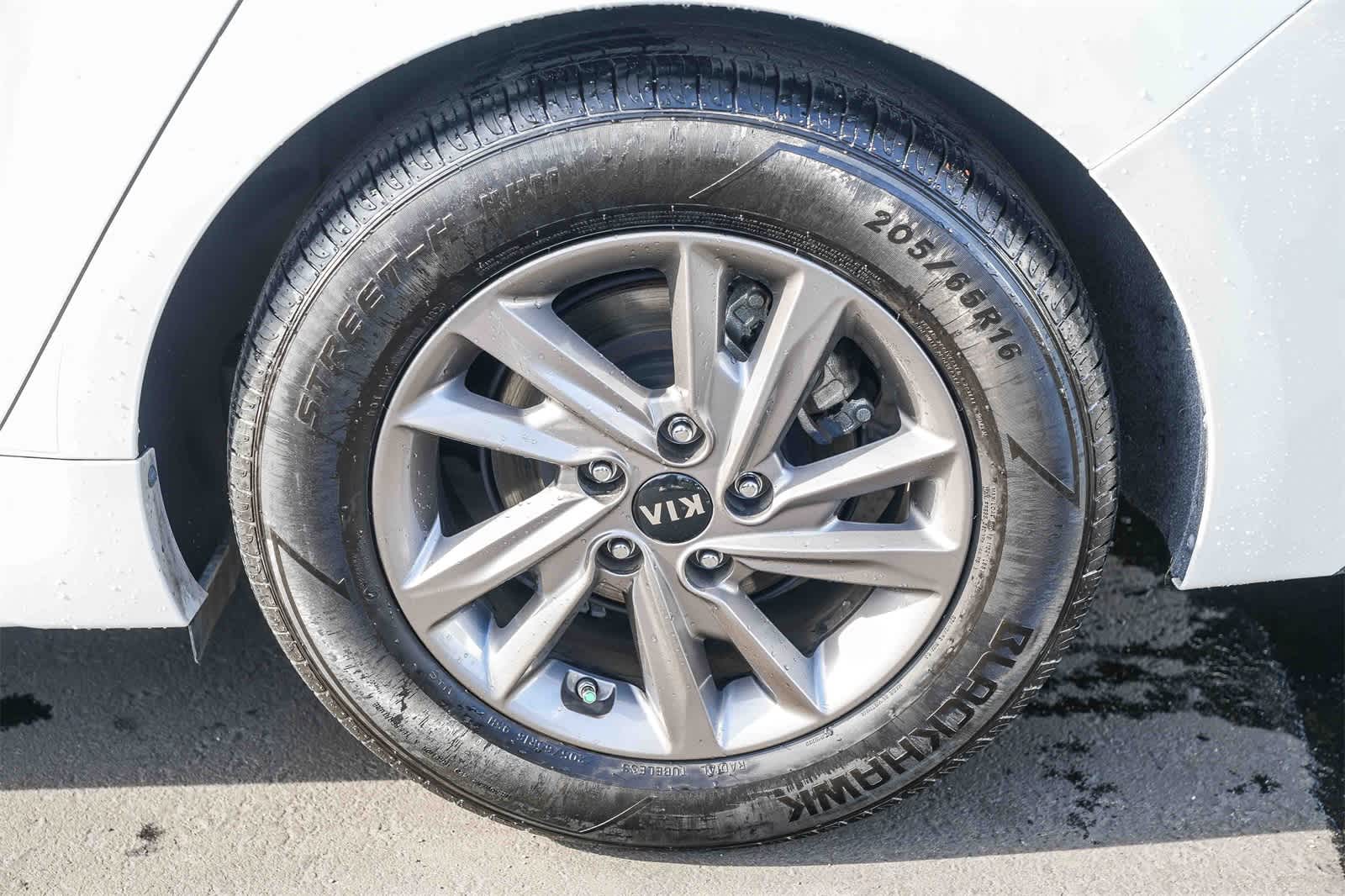 Thumbnail: 2020 Kia Optima - 9