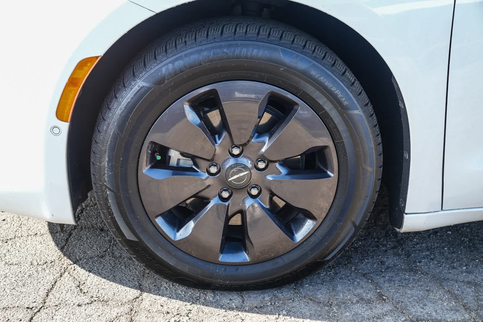 Thumbnail: 2020 Chrysler Pacifica - 8