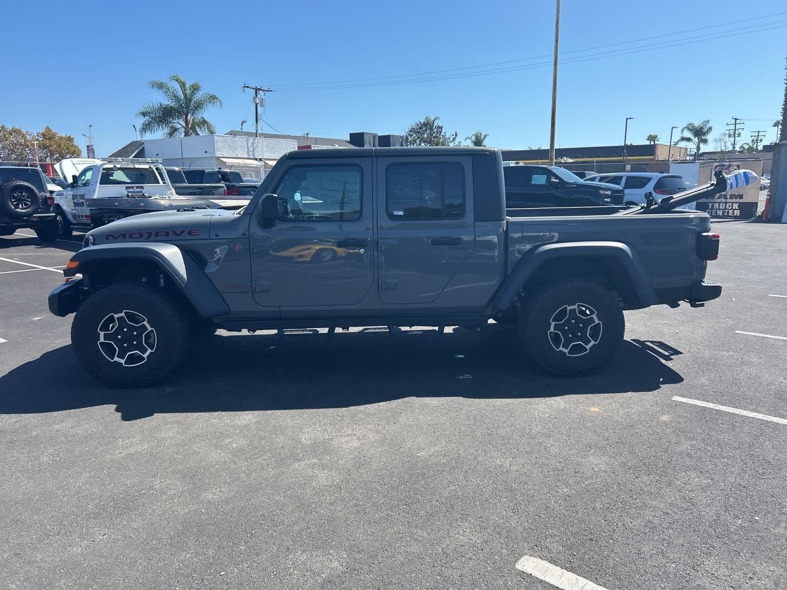 Thumbnail: 2021 Jeep Gladiator - 2