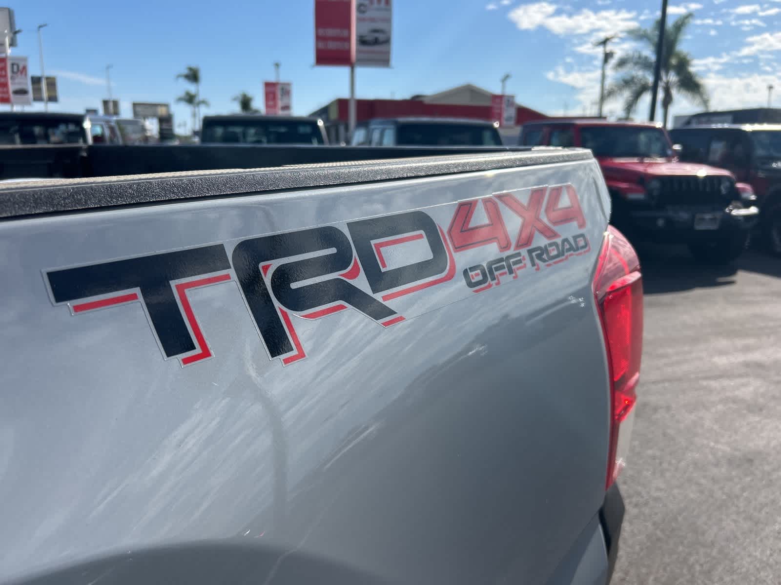 Thumbnail: 2018 Toyota Tacoma - 20