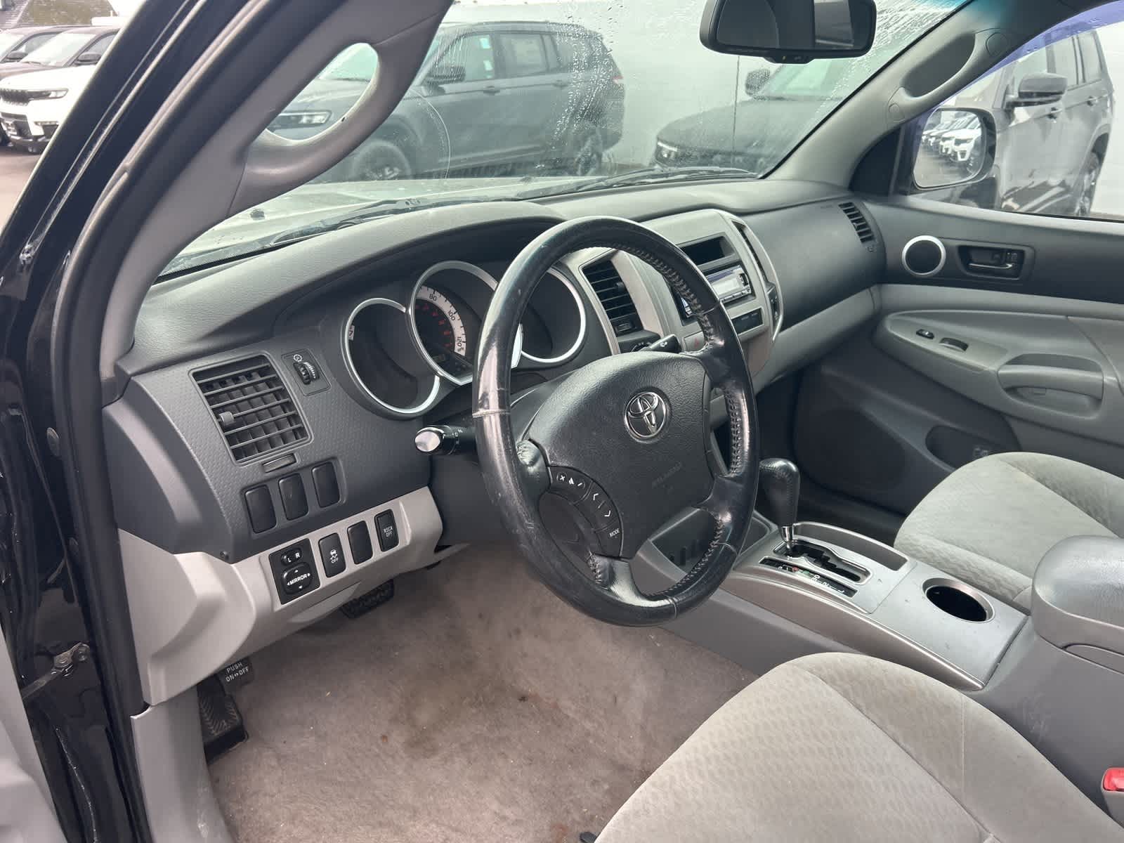 Thumbnail: 2011 Toyota Tacoma - 18