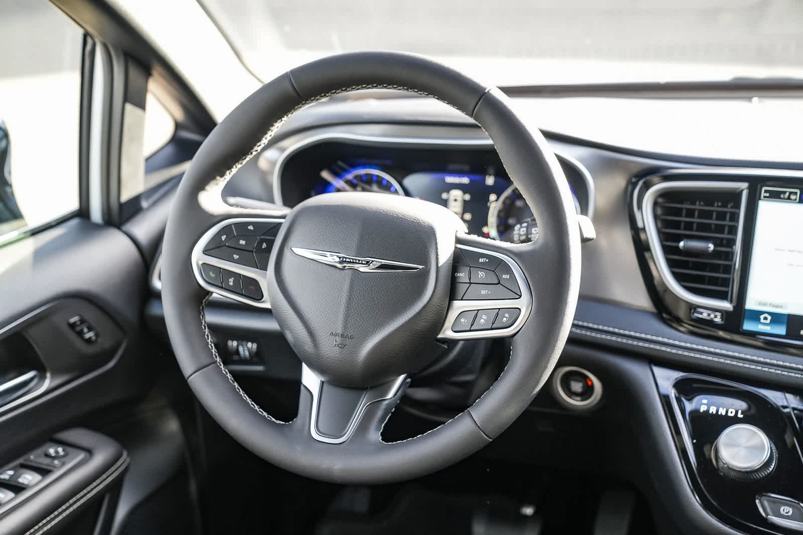 Thumbnail: 2026 Chrysler Pacifica - 16