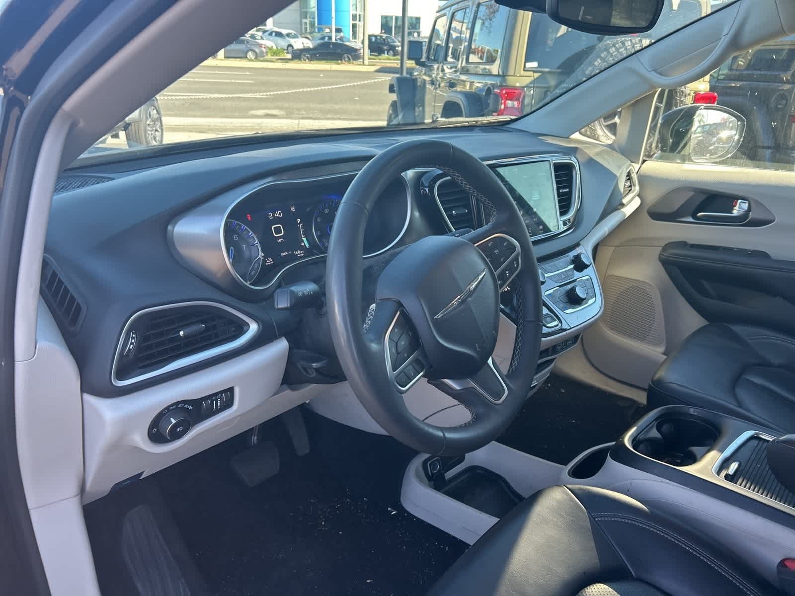 Thumbnail: 2024 Chrysler Pacifica - 17