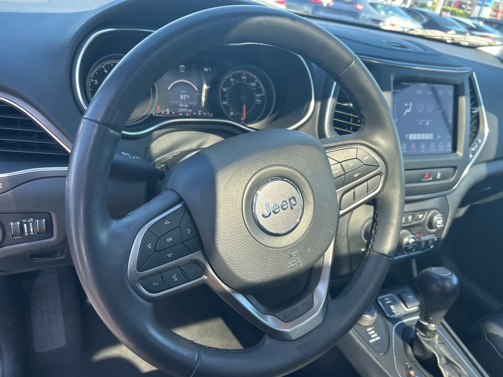 Thumbnail: 2022 Jeep Cherokee - 31