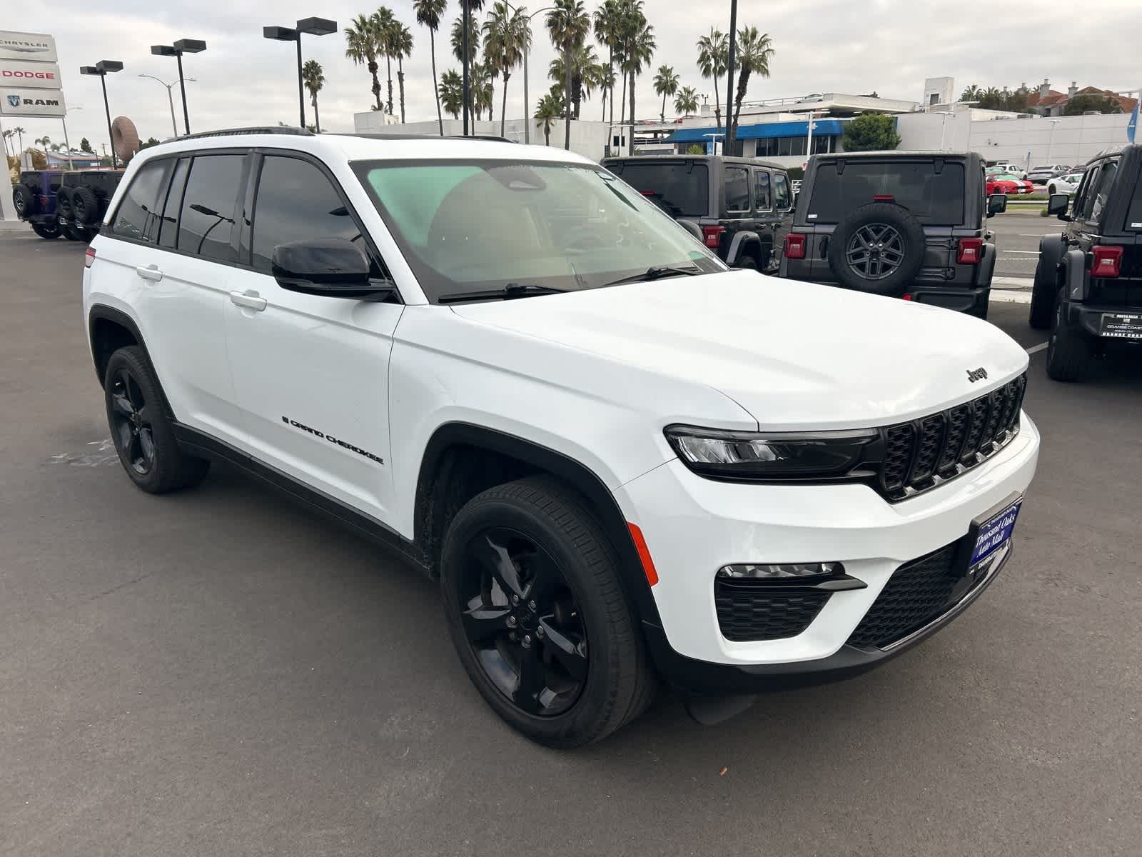 Thumbnail: 2023 Jeep Grand Cherokee - 28