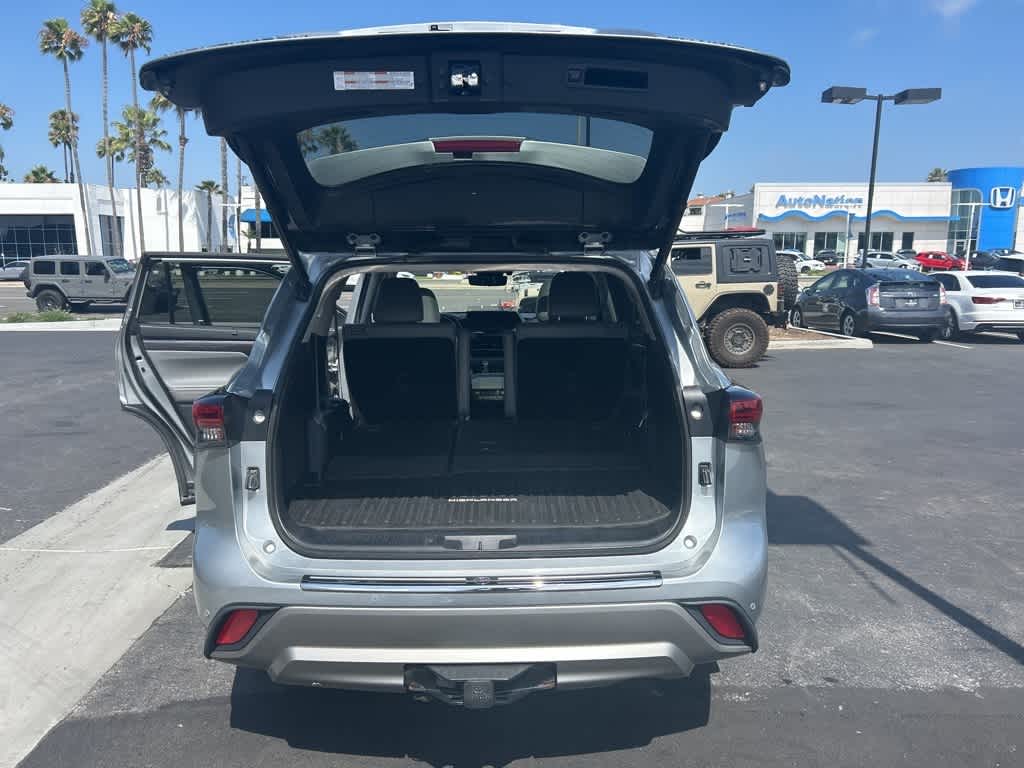 Thumbnail: 2021 Toyota Highlander - 26