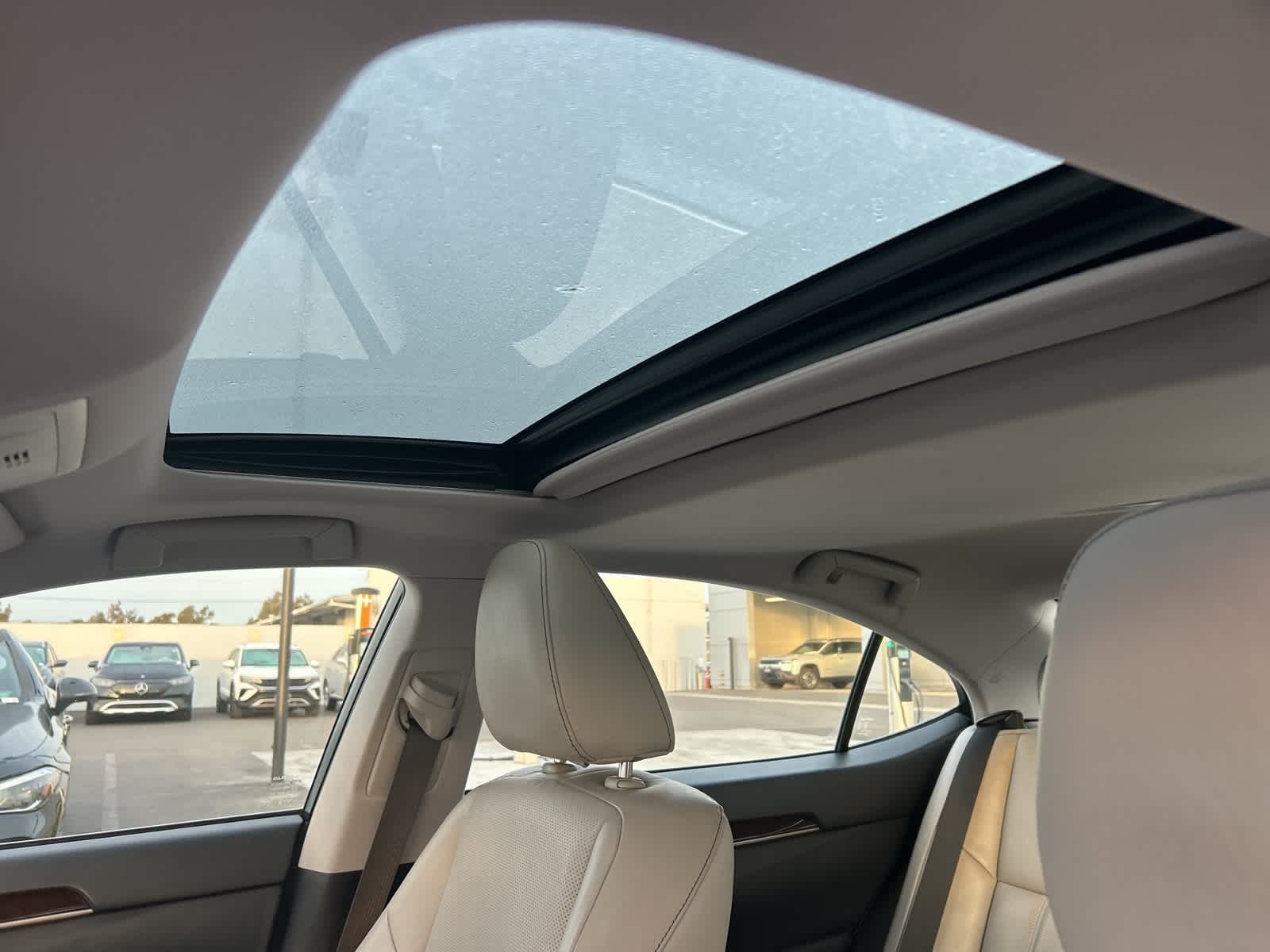 Thumbnail: 2016 Lexus ES - 23