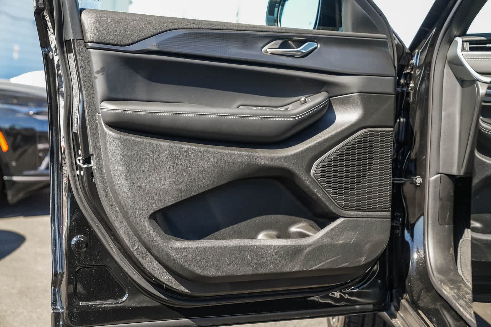 Thumbnail: 2025 Jeep Grand Cherokee L - 21