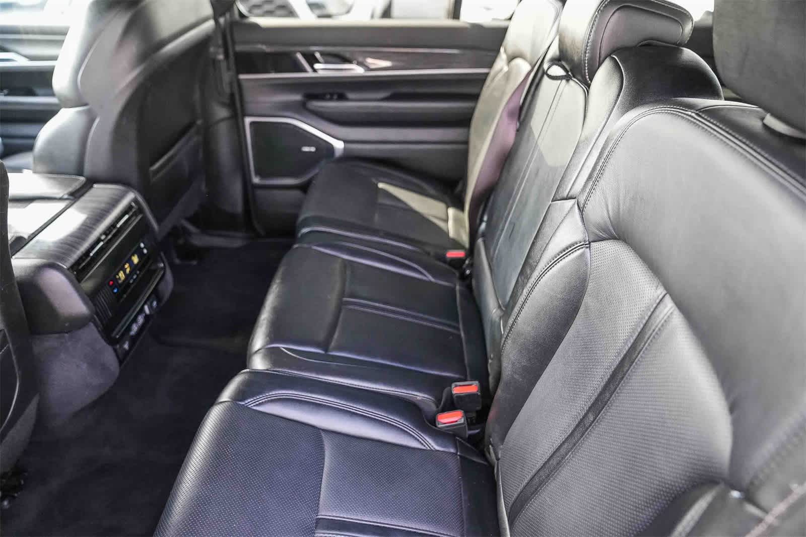 Thumbnail: 2022 Jeep Wagoneer - 14