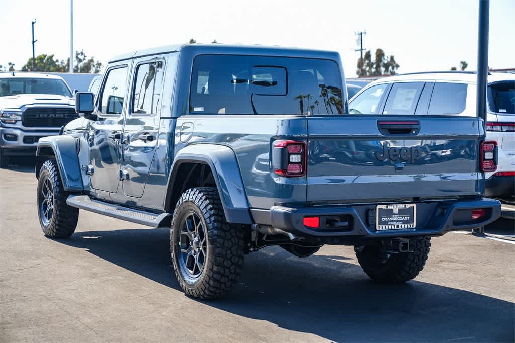 Thumbnail: 2025 Jeep Gladiator - 4