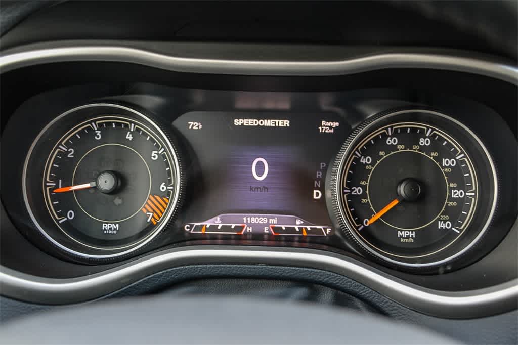 Thumbnail: 2015 Jeep Cherokee - 21