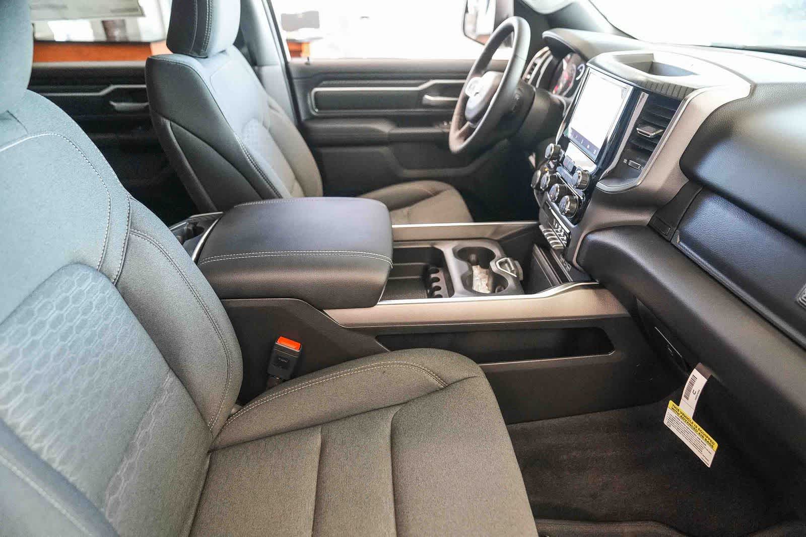 Thumbnail: 2026 RAM 1500 - 17