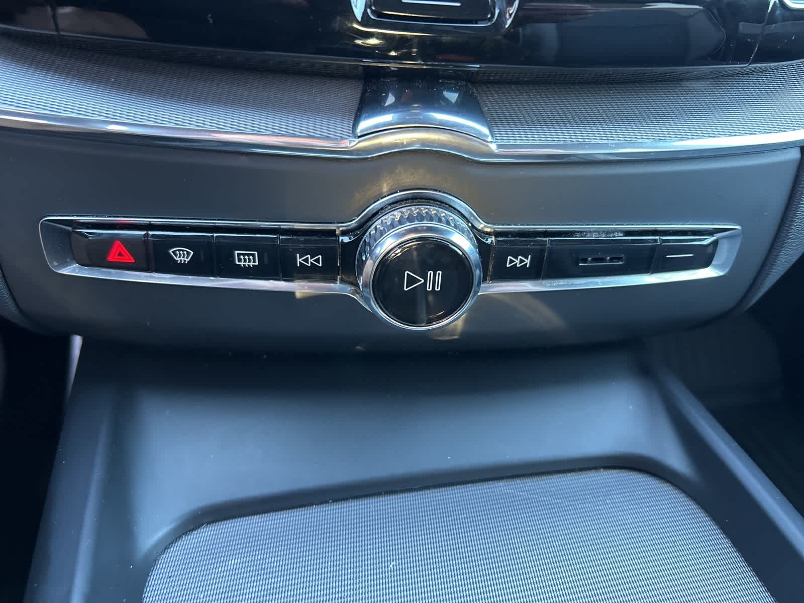 Thumbnail: 2022 Volvo XC60 - 45