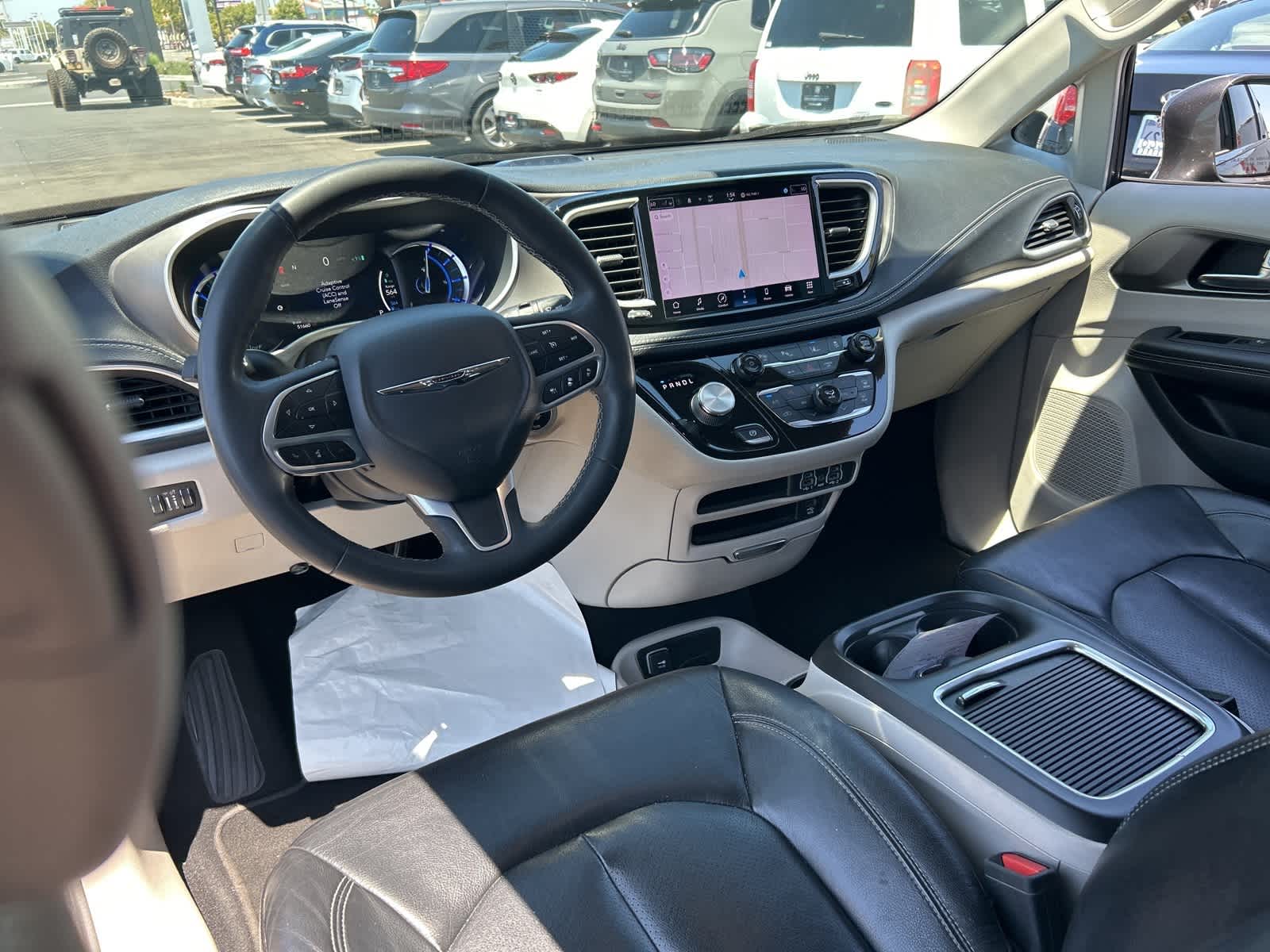 Thumbnail: 2022 Chrysler Pacifica - 28
