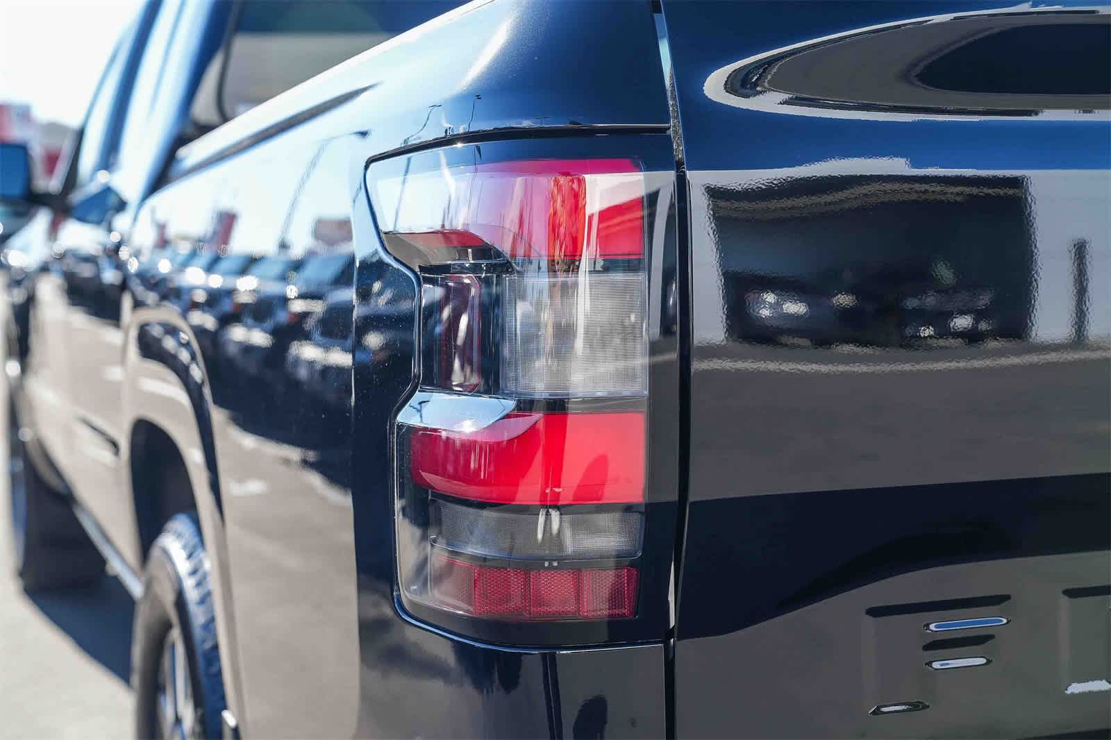 Thumbnail: 2024 Nissan Frontier - 6