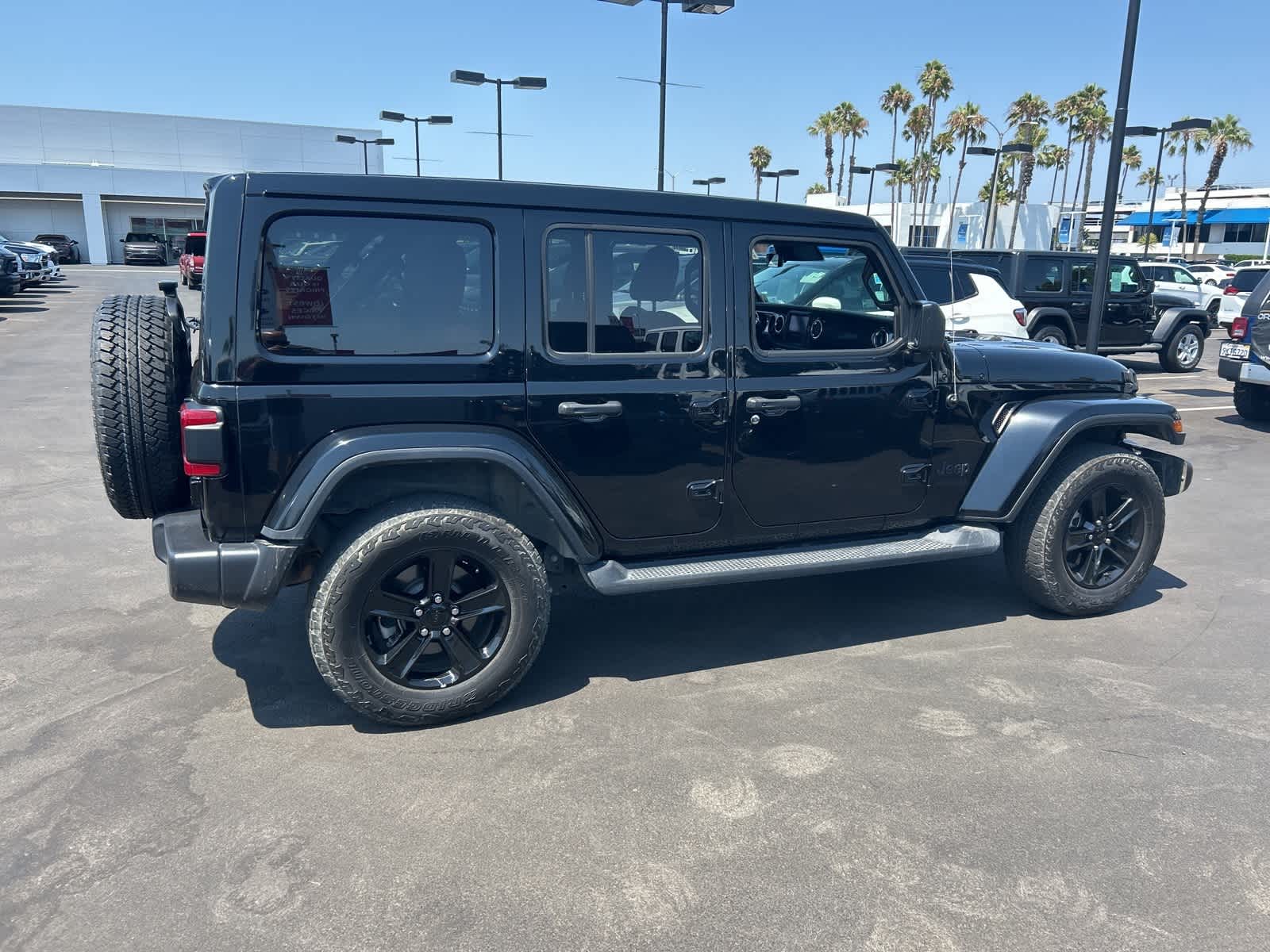 Thumbnail: 2022 Jeep Wrangler - 6