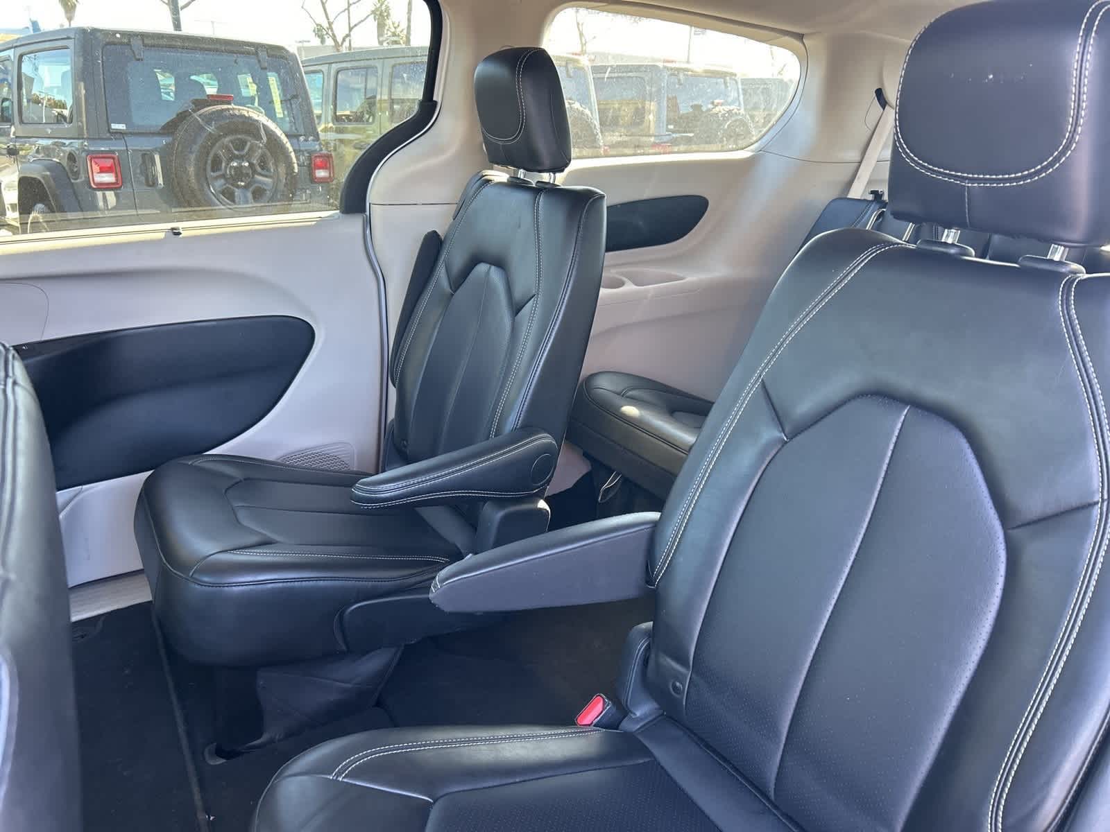 Thumbnail: 2024 Chrysler Pacifica - 16