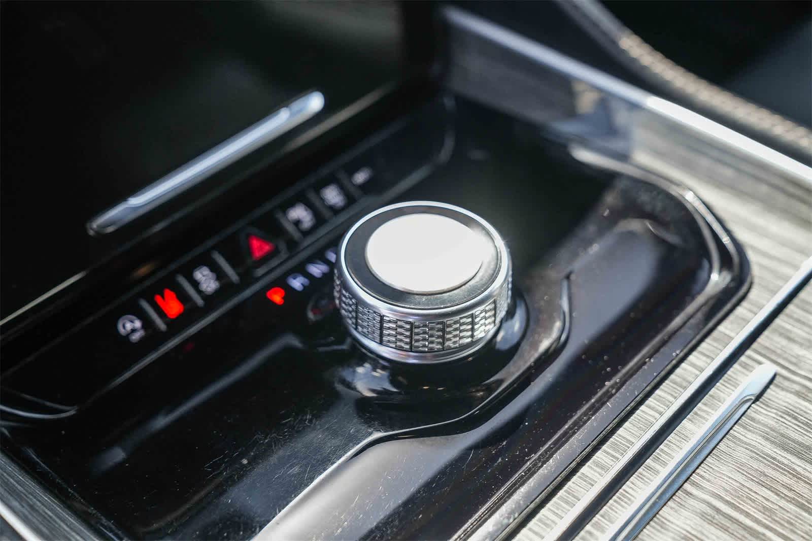 Thumbnail: 2022 Jeep Wagoneer - 16