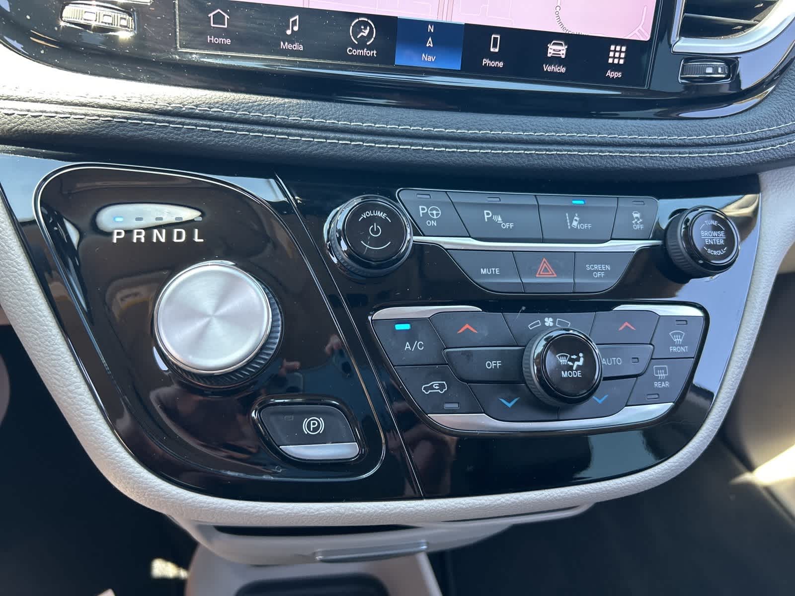 Thumbnail: 2022 Chrysler Pacifica - 36