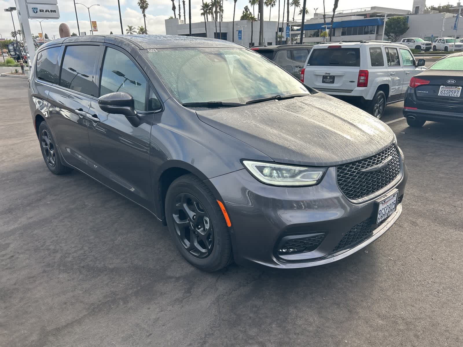 Thumbnail: 2022 Chrysler Pacifica - 7