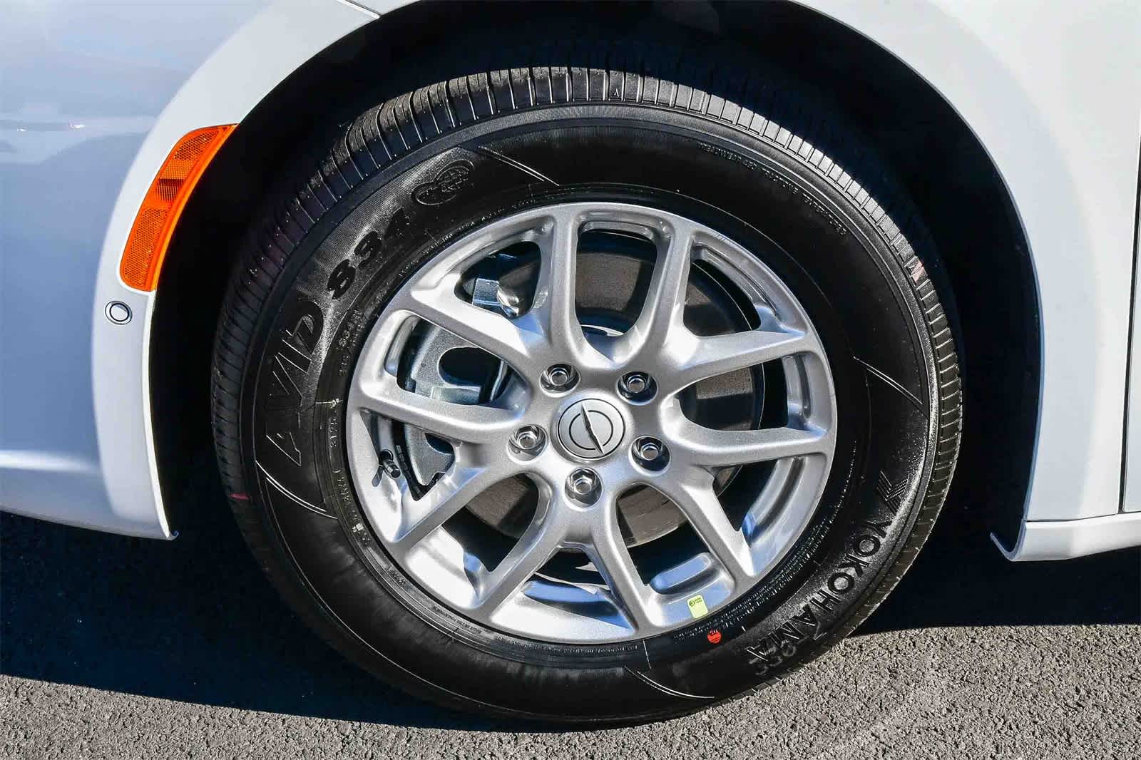 Thumbnail: 2026 Chrysler Pacifica - 9