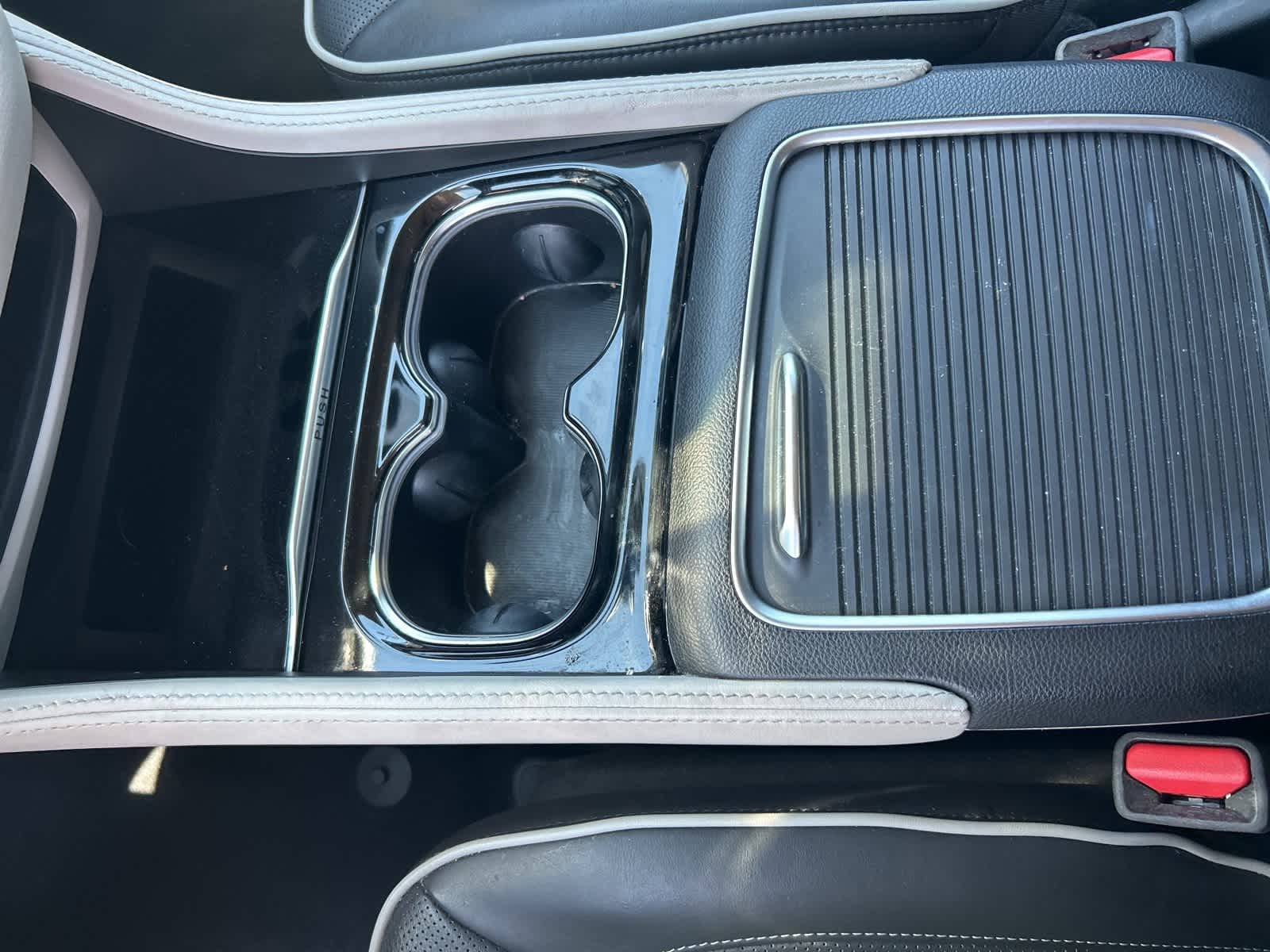 Thumbnail: 2022 Chrysler Pacifica - 33