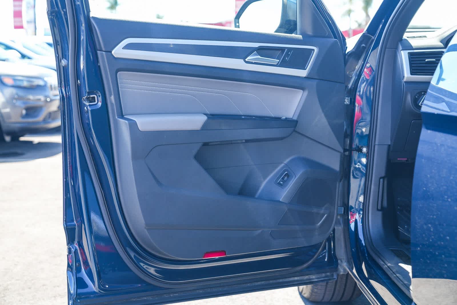 Thumbnail: 2021 Volkswagen Atlas - 18