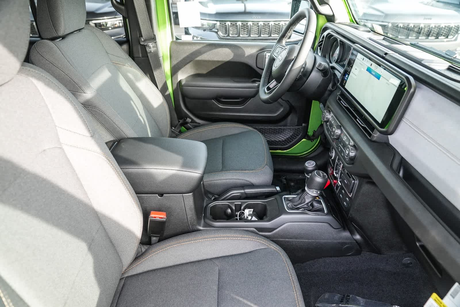 Thumbnail: 2026 Jeep Gladiator - 17