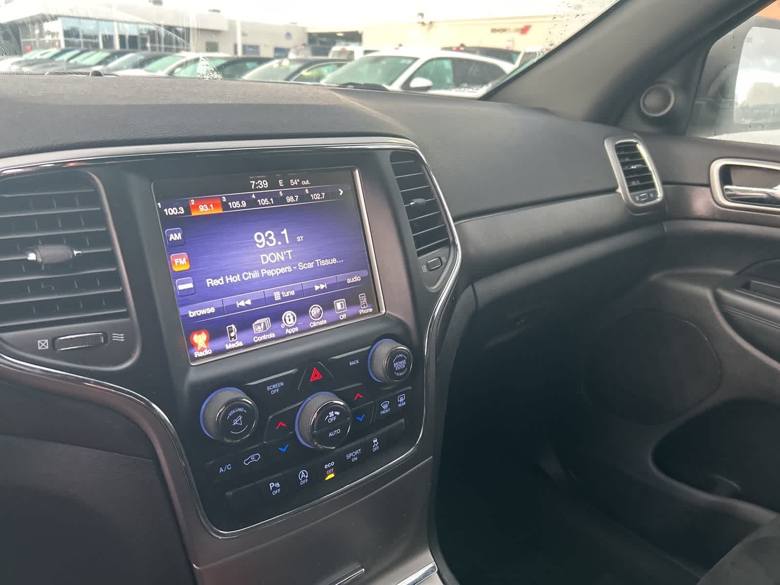 Thumbnail: 2017 Jeep Grand Cherokee - 32