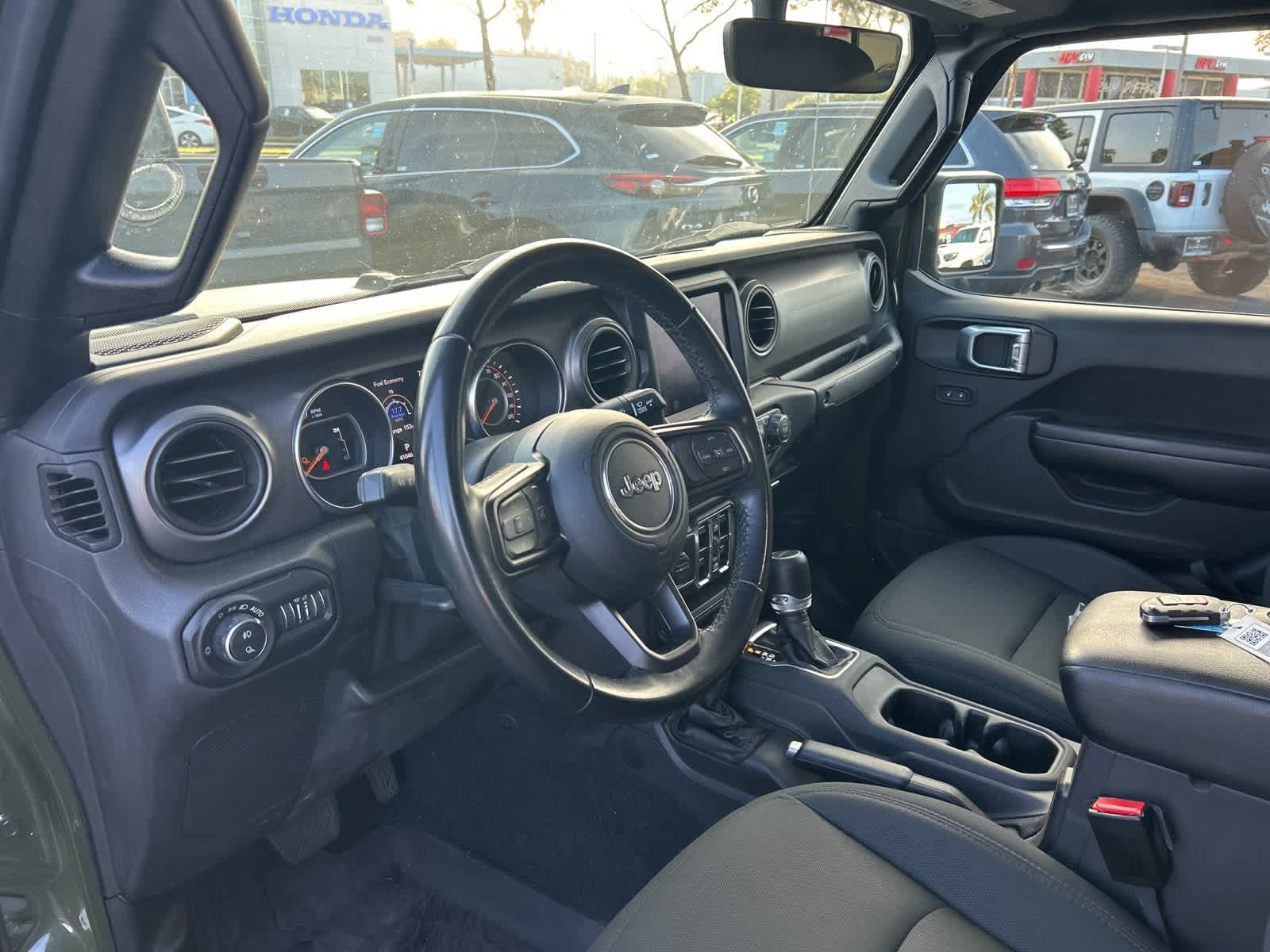 Thumbnail: 2021 Jeep Gladiator - 25