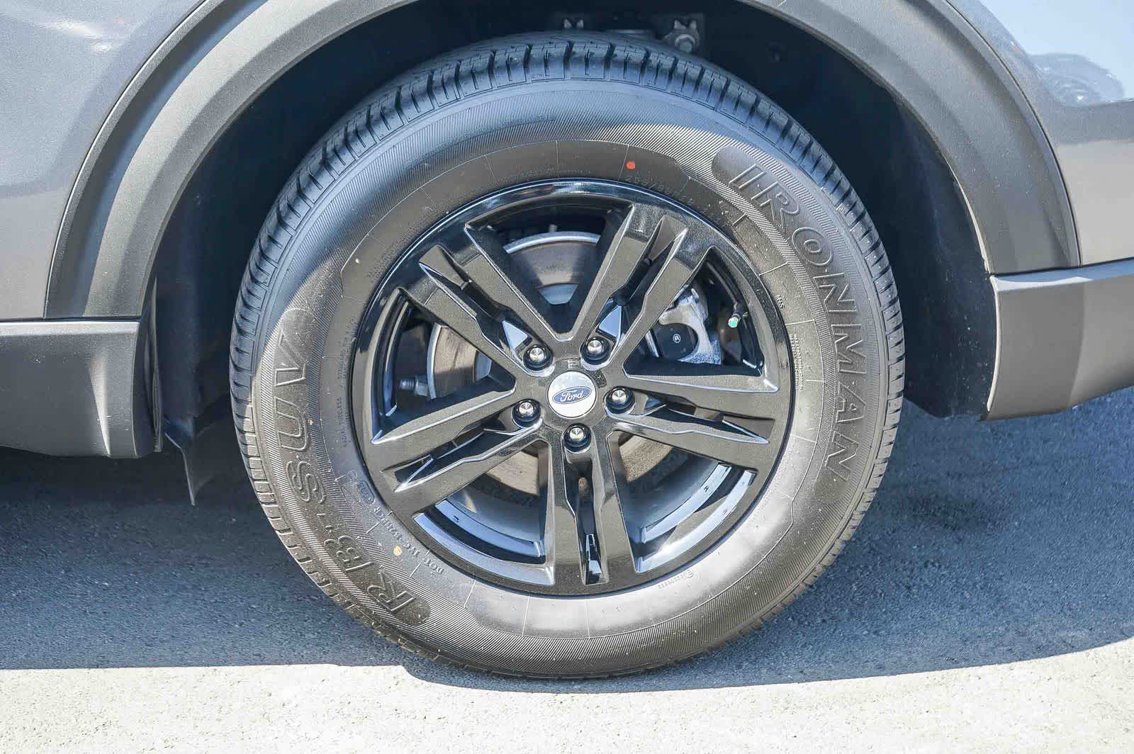 Thumbnail: 2022 Ford Explorer - 10