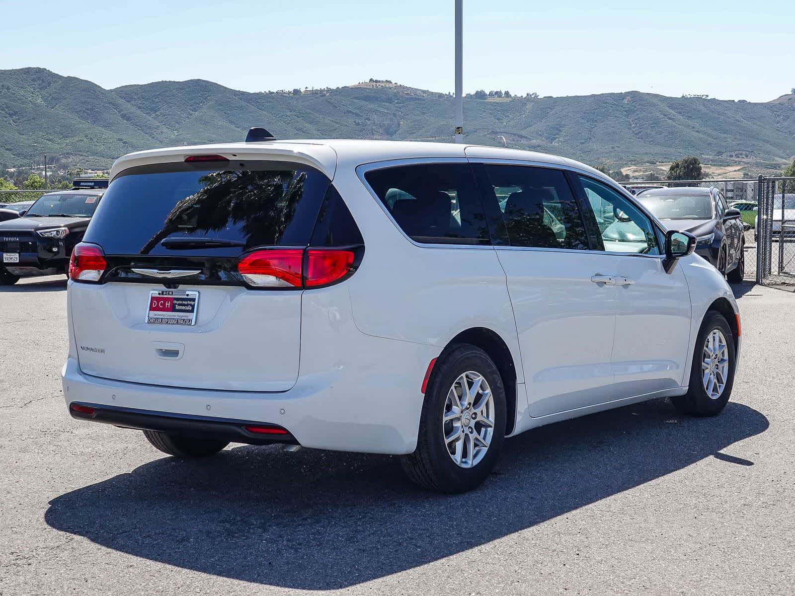 Thumbnail: 2026 Chrysler Voyager - 4