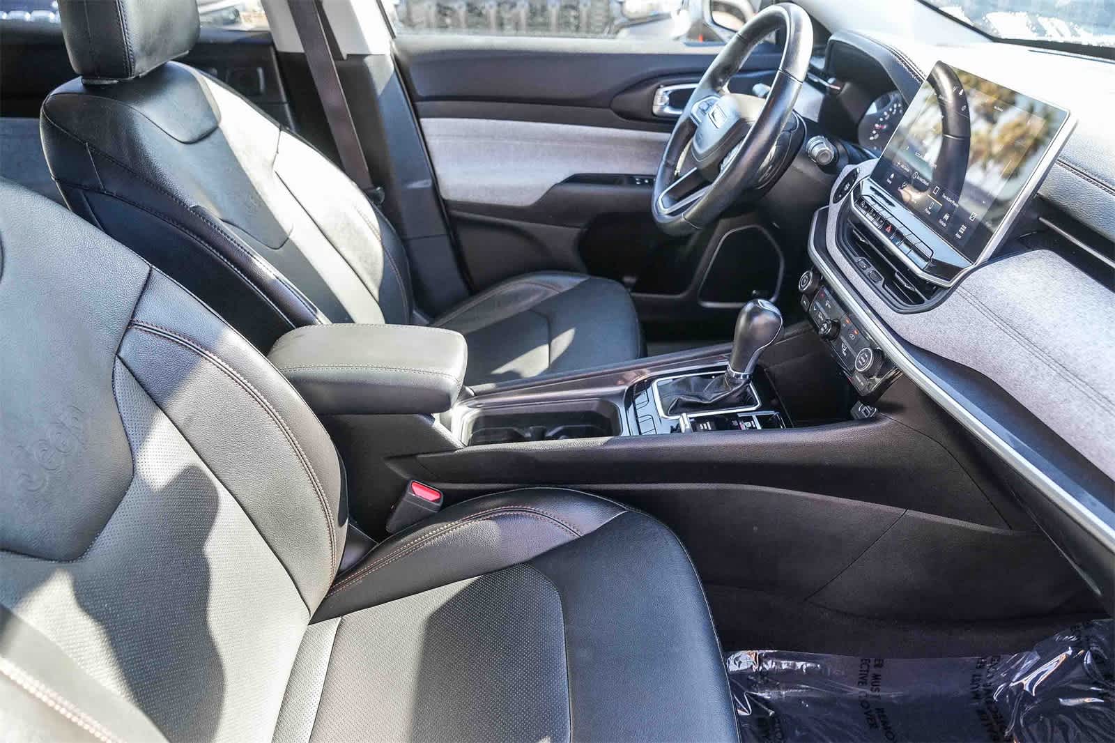 Thumbnail: 2022 Jeep Compass - 14