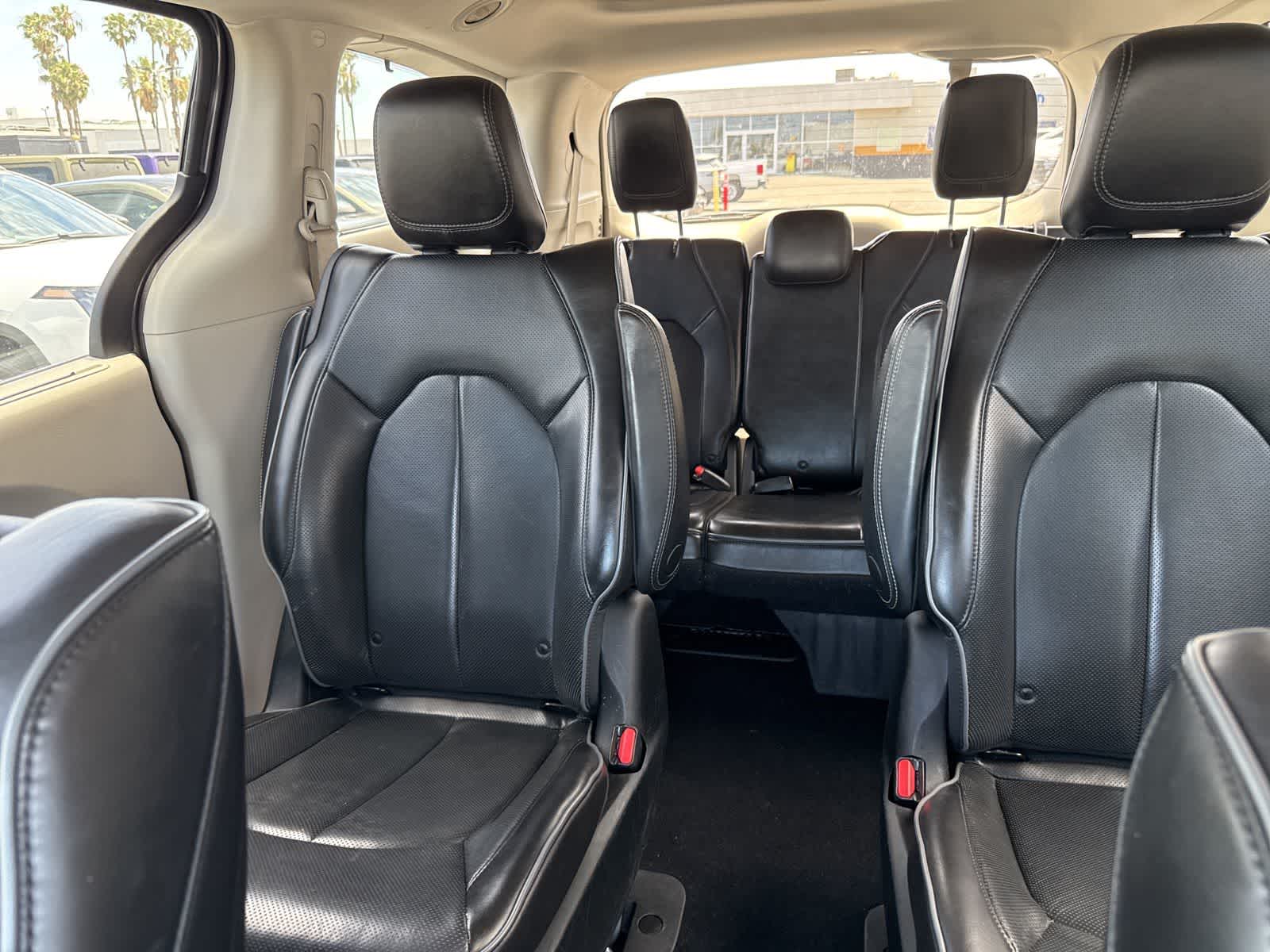 Thumbnail: 2019 Chrysler Pacifica - 16