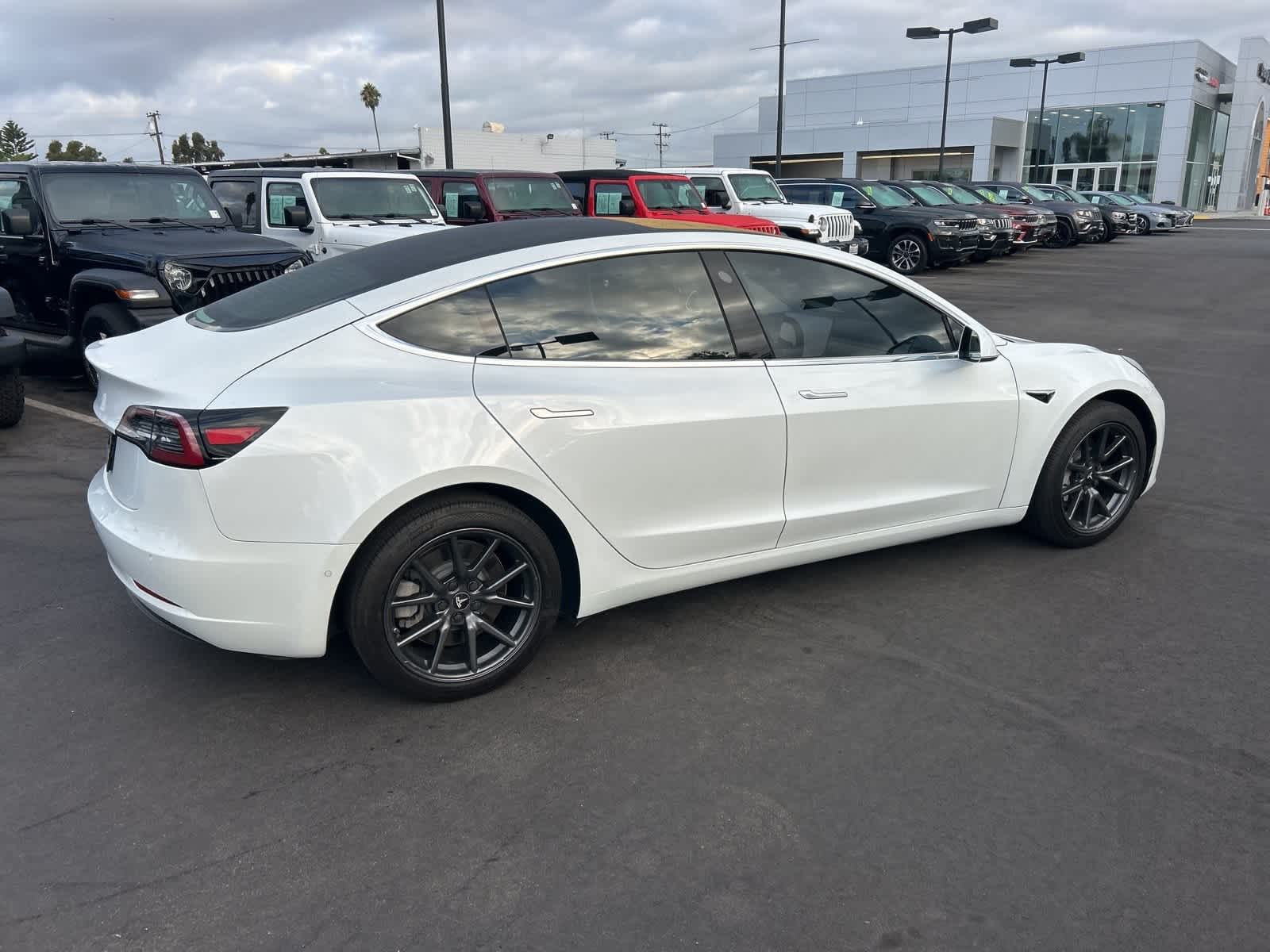 Thumbnail: 2019 Tesla Model 3 - 7