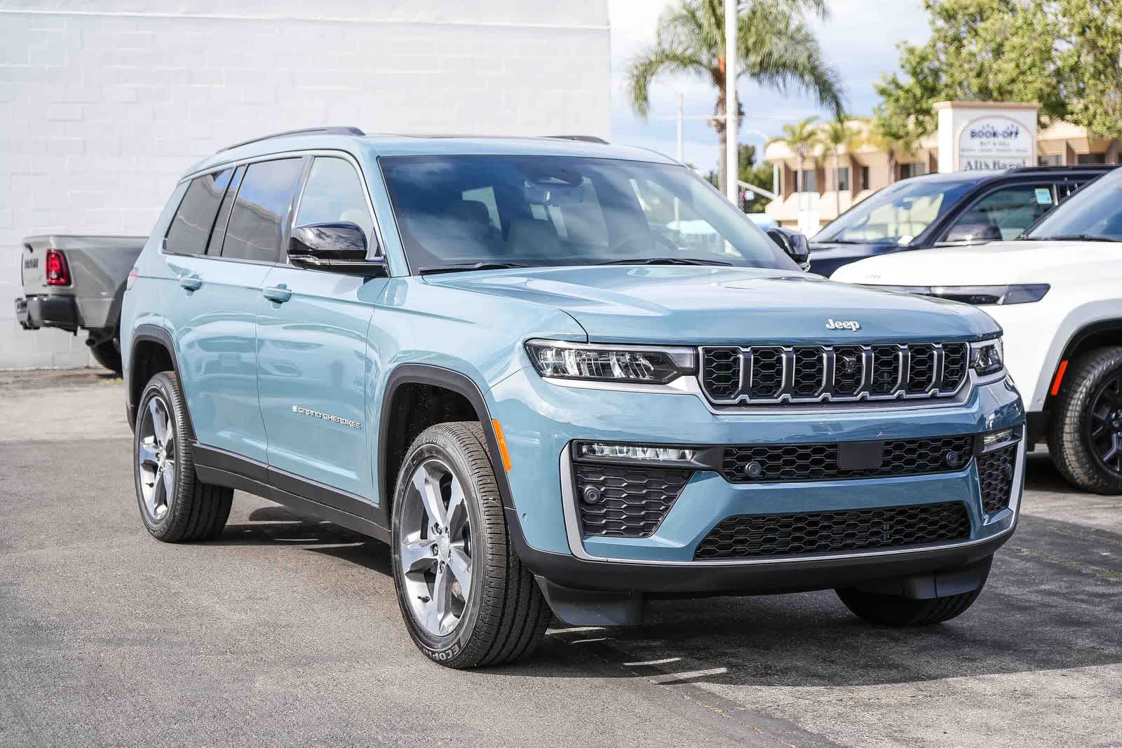 Thumbnail: 2026 Jeep Grand Cherokee L - 3