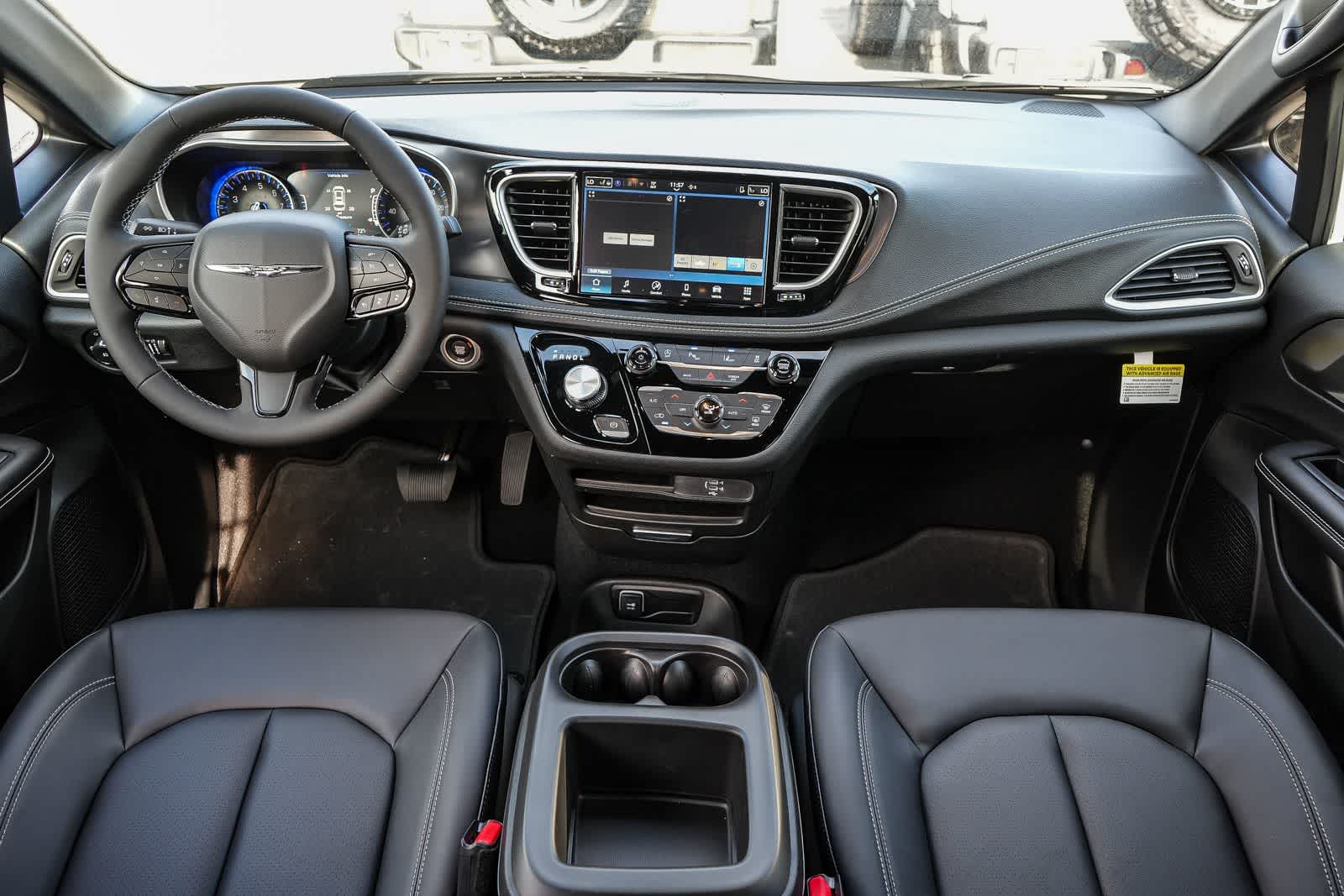 Thumbnail: 2026 Chrysler Pacifica - 14