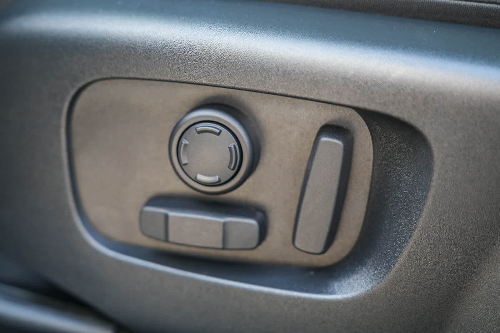 Thumbnail: 2022 Land Rover Range Rover Velar - 19