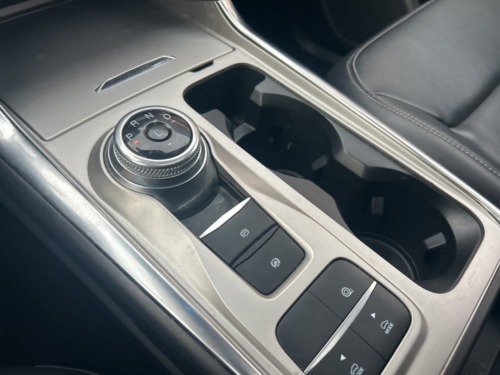 Thumbnail: 2022 Ford Explorer - 28